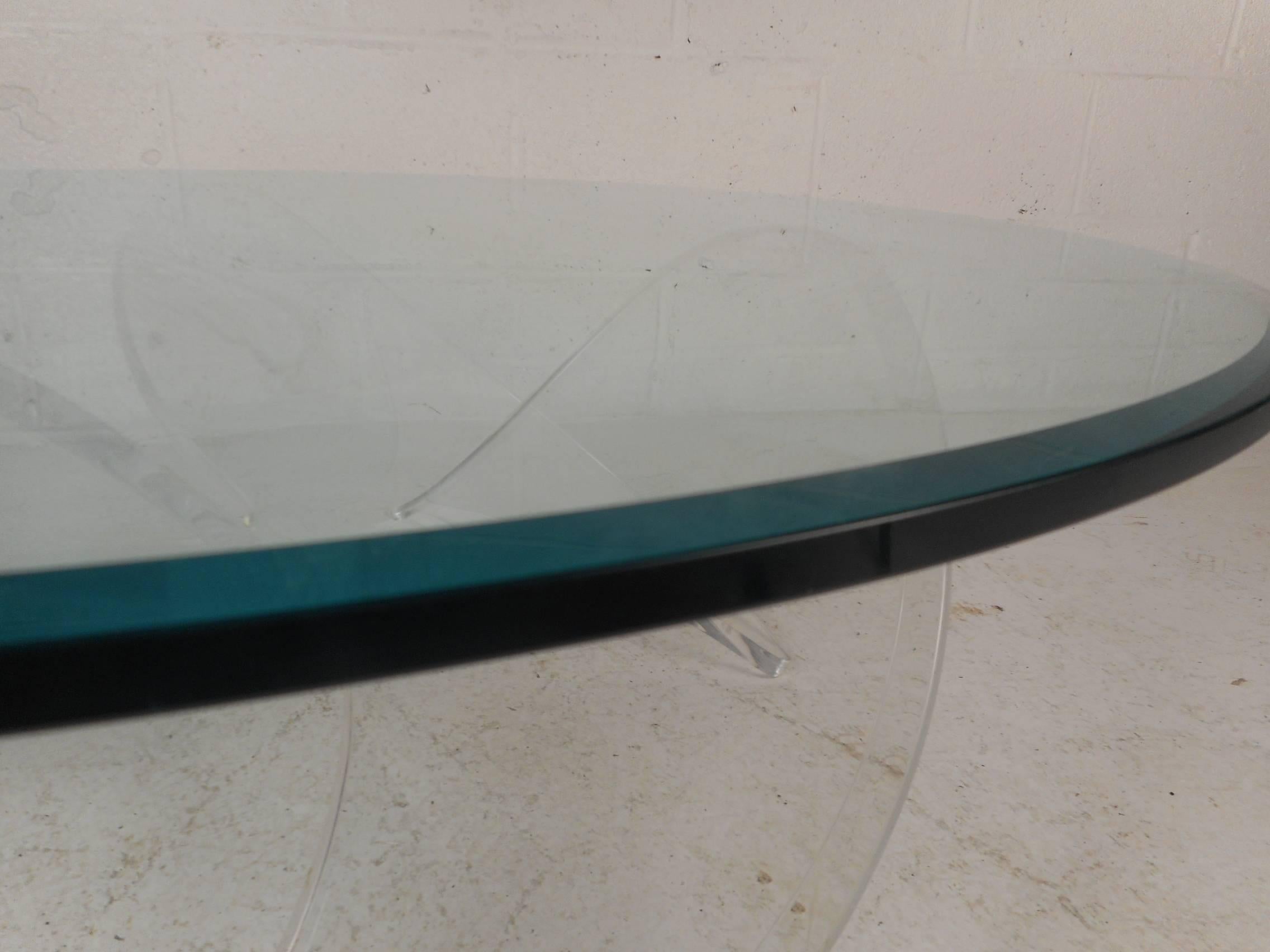 Late 20th Century Mid-Century Modern Knut Hesterburg Style Lucite Propeller Coffee Table