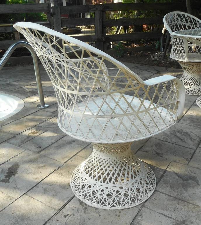 Unique MidCentury Modern Russell Woodard Spun Fiberglass Patio Set For