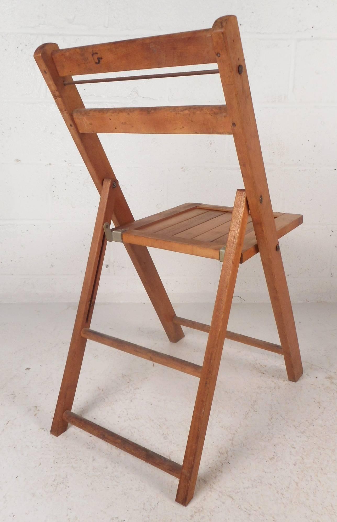 Vintage Modern Folding Chairs In Good Condition In Brooklyn, NY