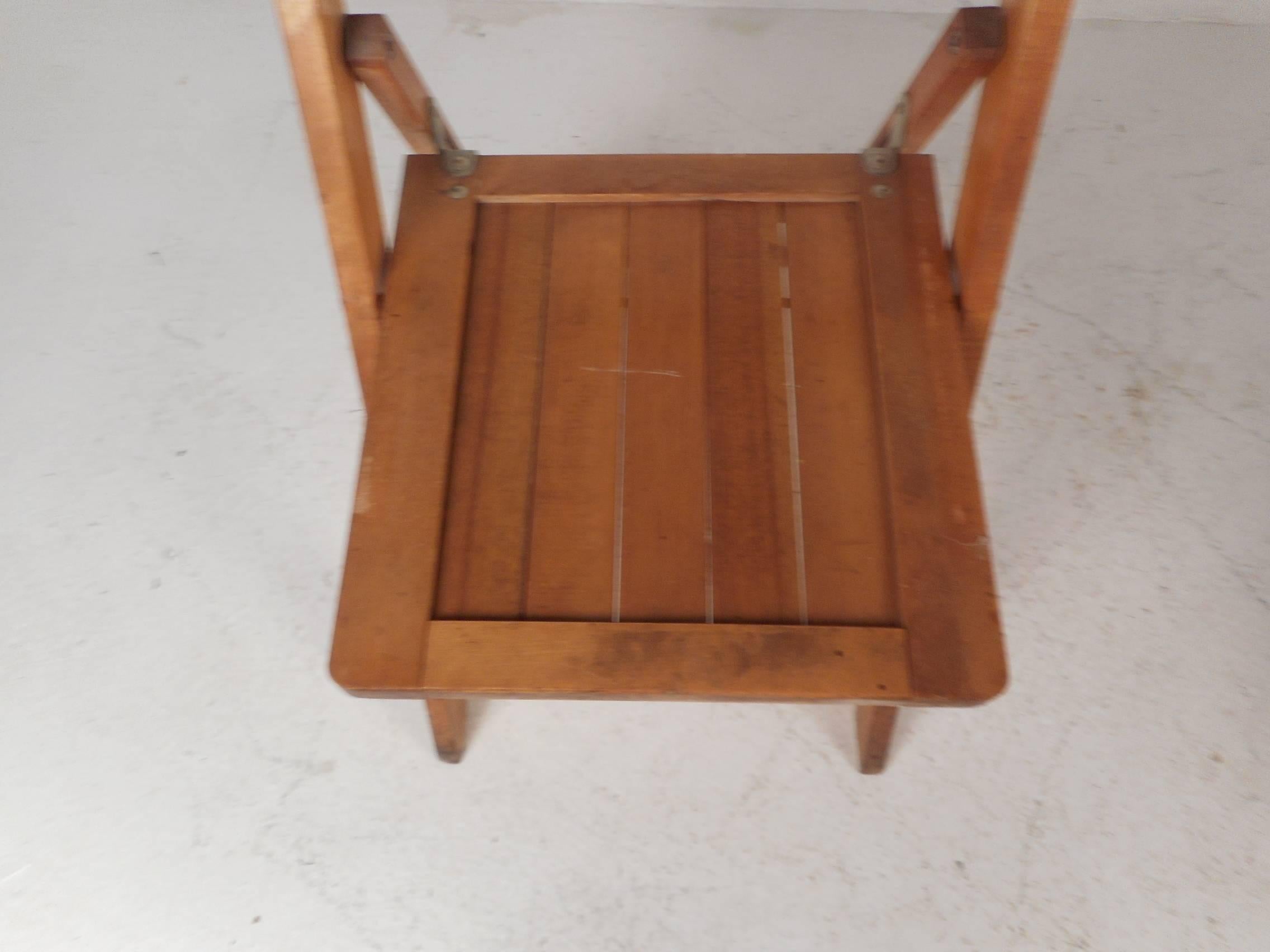 Vintage Modern Folding Chairs 2