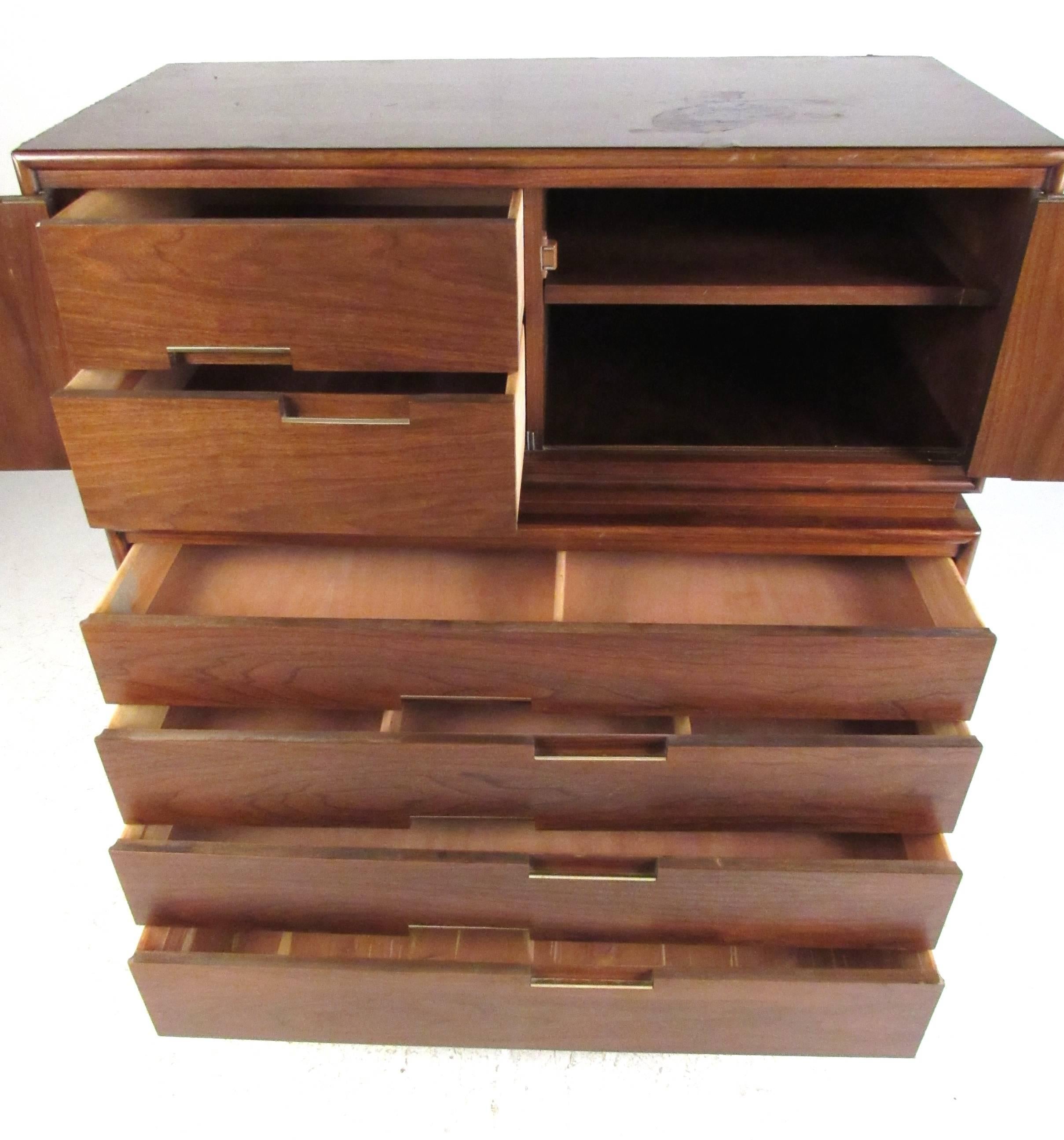 cavalier dresser