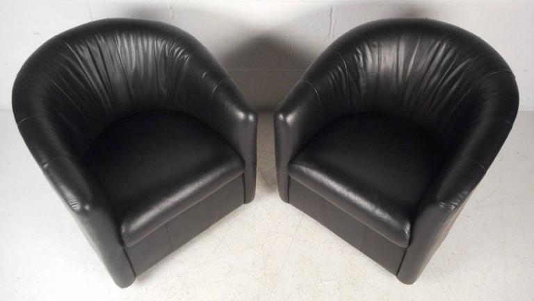 Mid-Century Modern Swivel Barrel Back Lounge Chairs For Sale 1