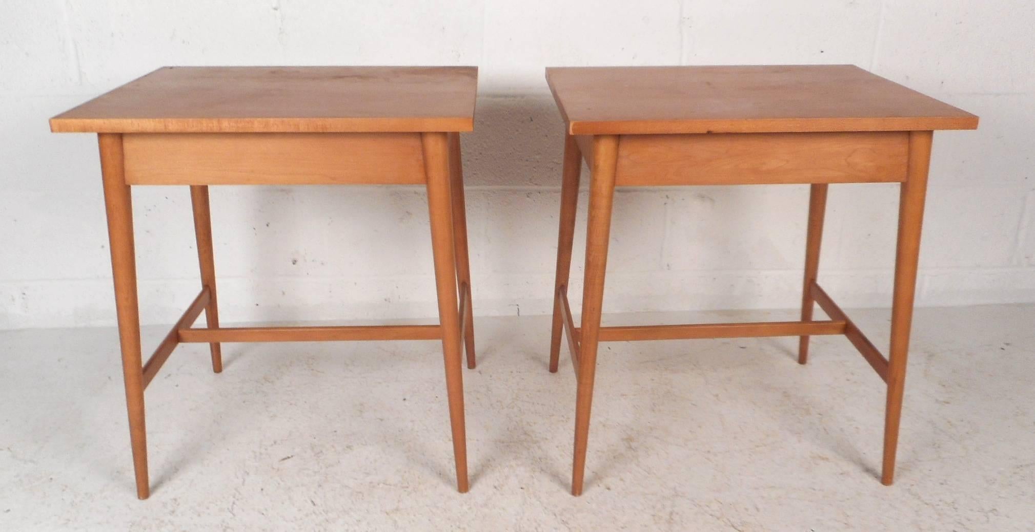 Mid-20th Century Pair of Mid-Century Modern End Tables by Paul McCobb for Planner Group