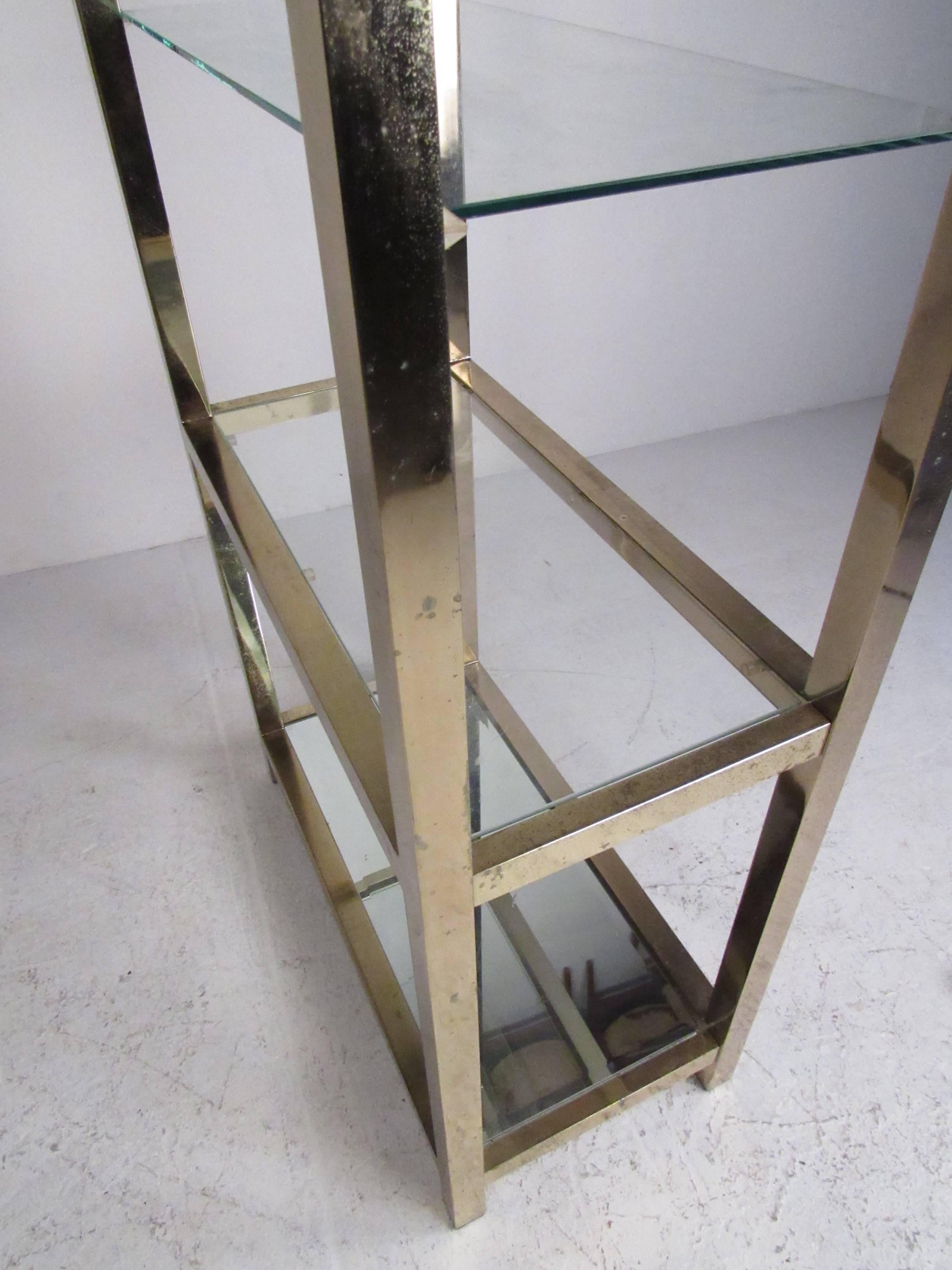 Mid-Century Modern Polished Brass Etagere For Sale 1
