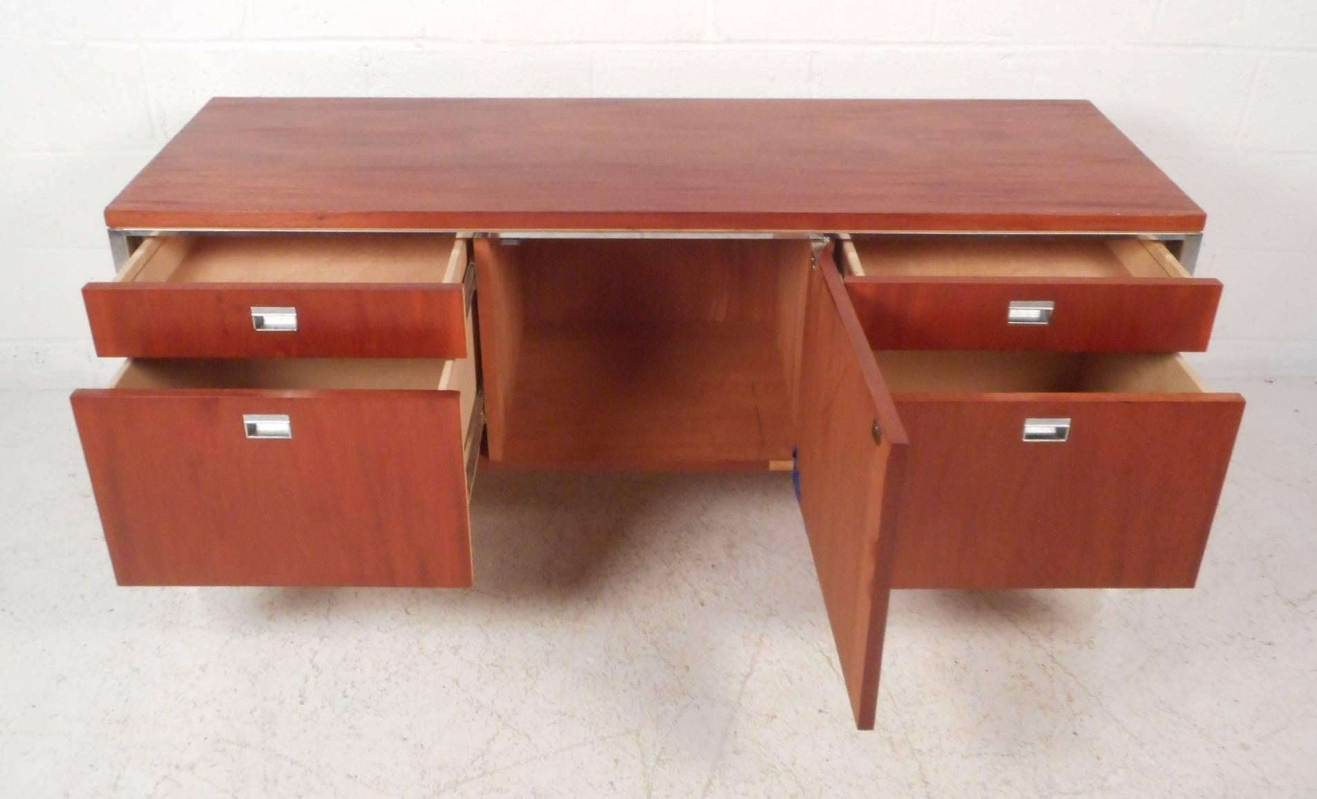 Late 20th Century Mid-Century Modern Knoll Style Office Credenza