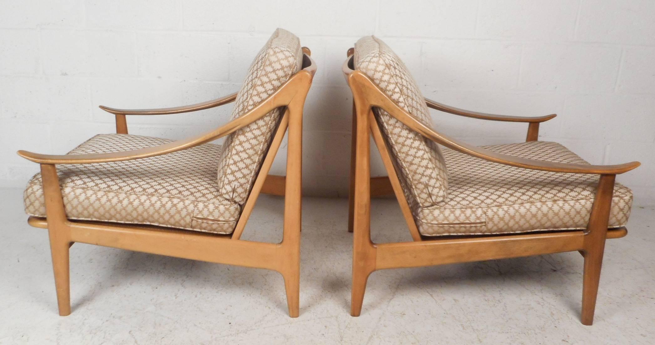 mid century modern lounge chair