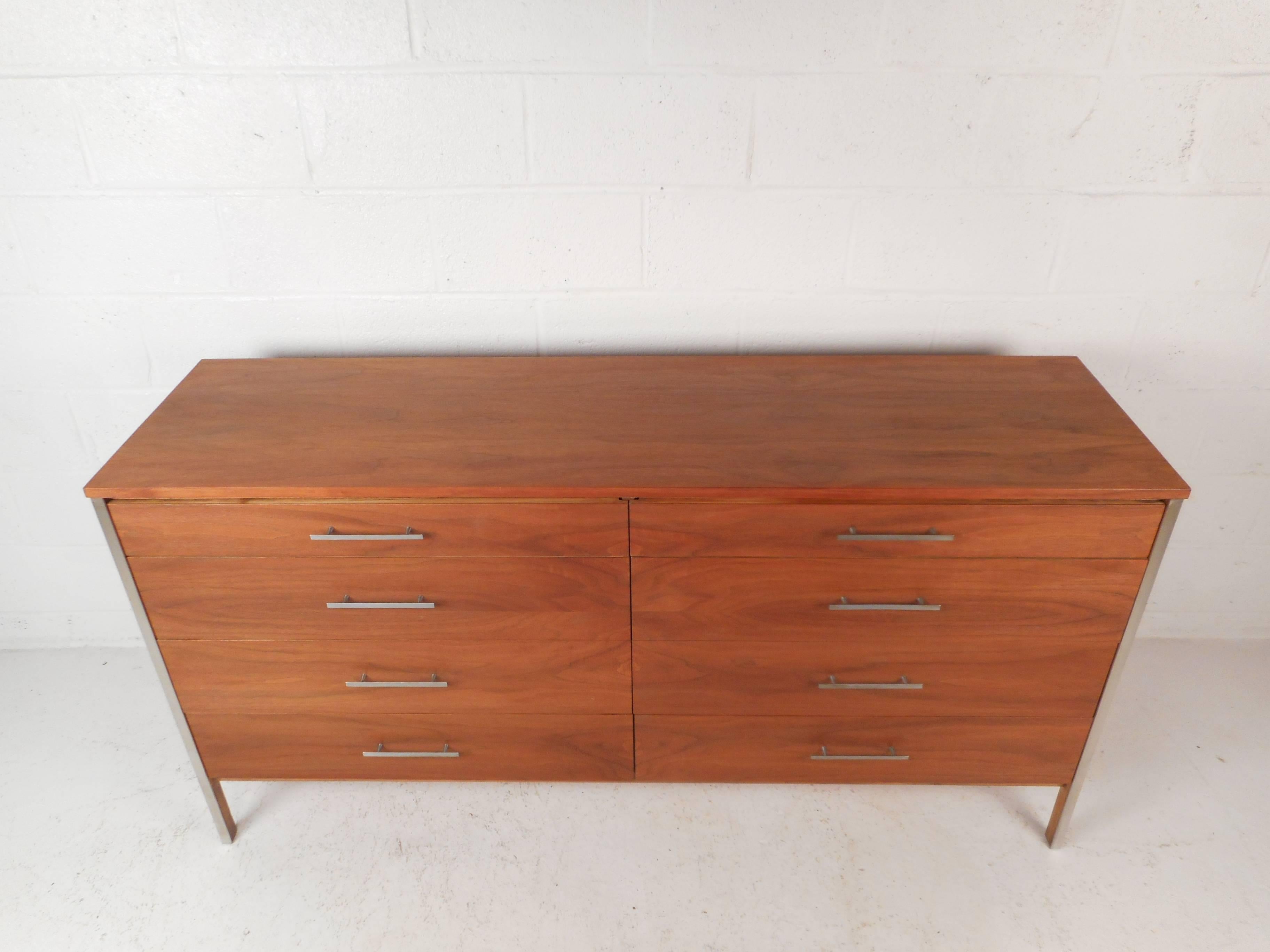 Mid-Century Modern Paul McCobb Eight-Drawer Dresser