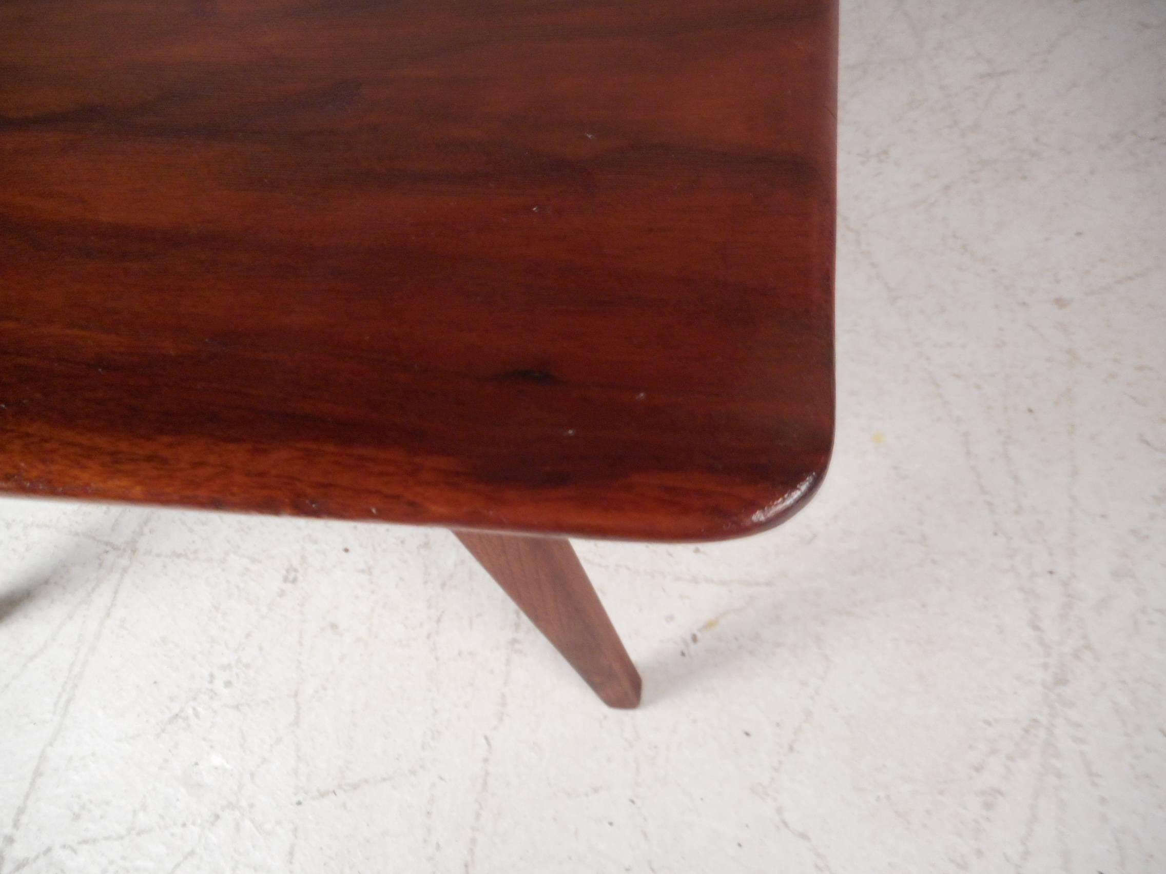 Mid-Century Modern Side Table by Jens Risom 3