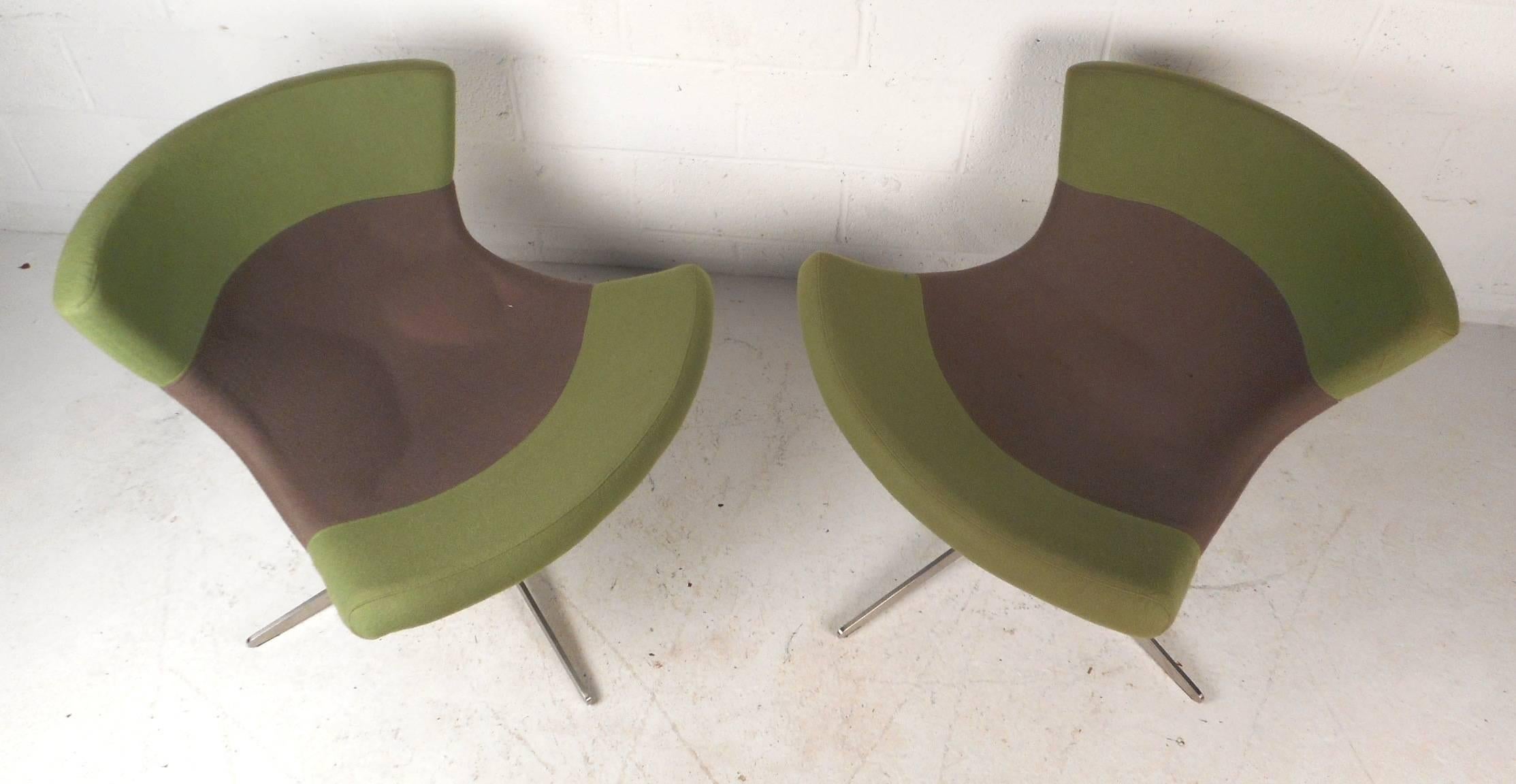 Late 20th Century Mid-Century Modern Lounge Chairs in the Style of Arne Jacobsen
