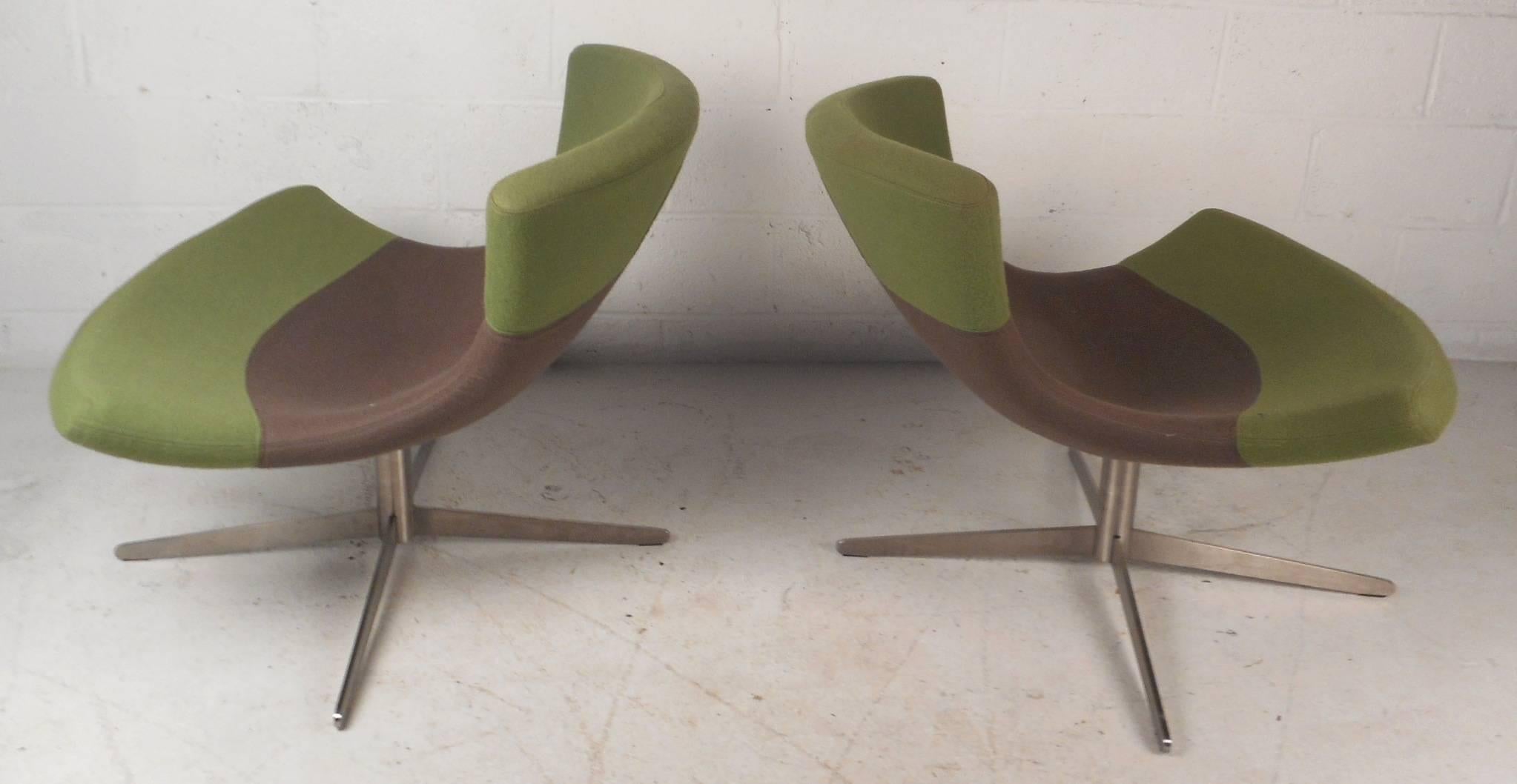 Mid-Century Modern Lounge Chairs in the Style of Arne Jacobsen In Good Condition In Brooklyn, NY