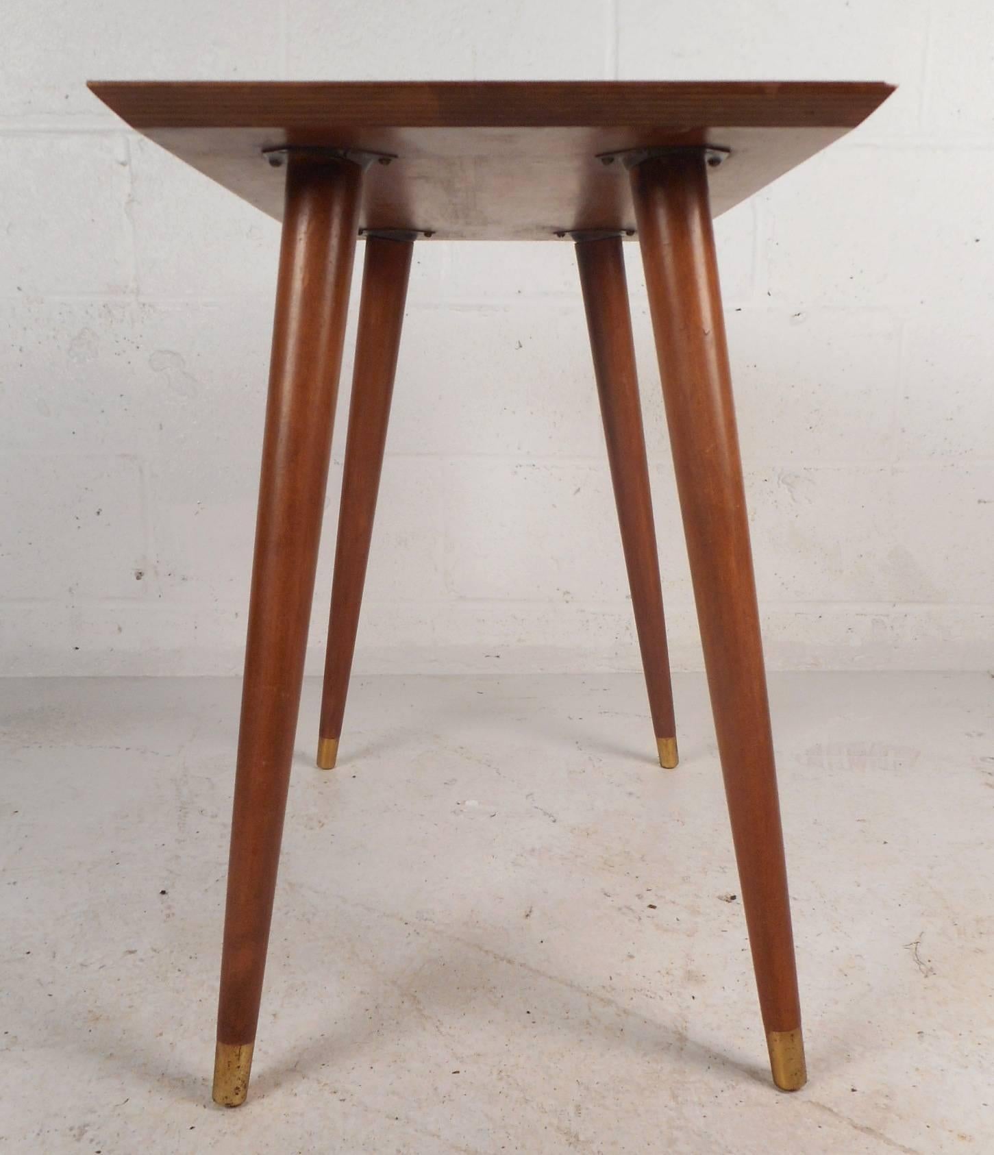 Mid-Century Modern Paul McCobb Style Side Table In Good Condition In Brooklyn, NY