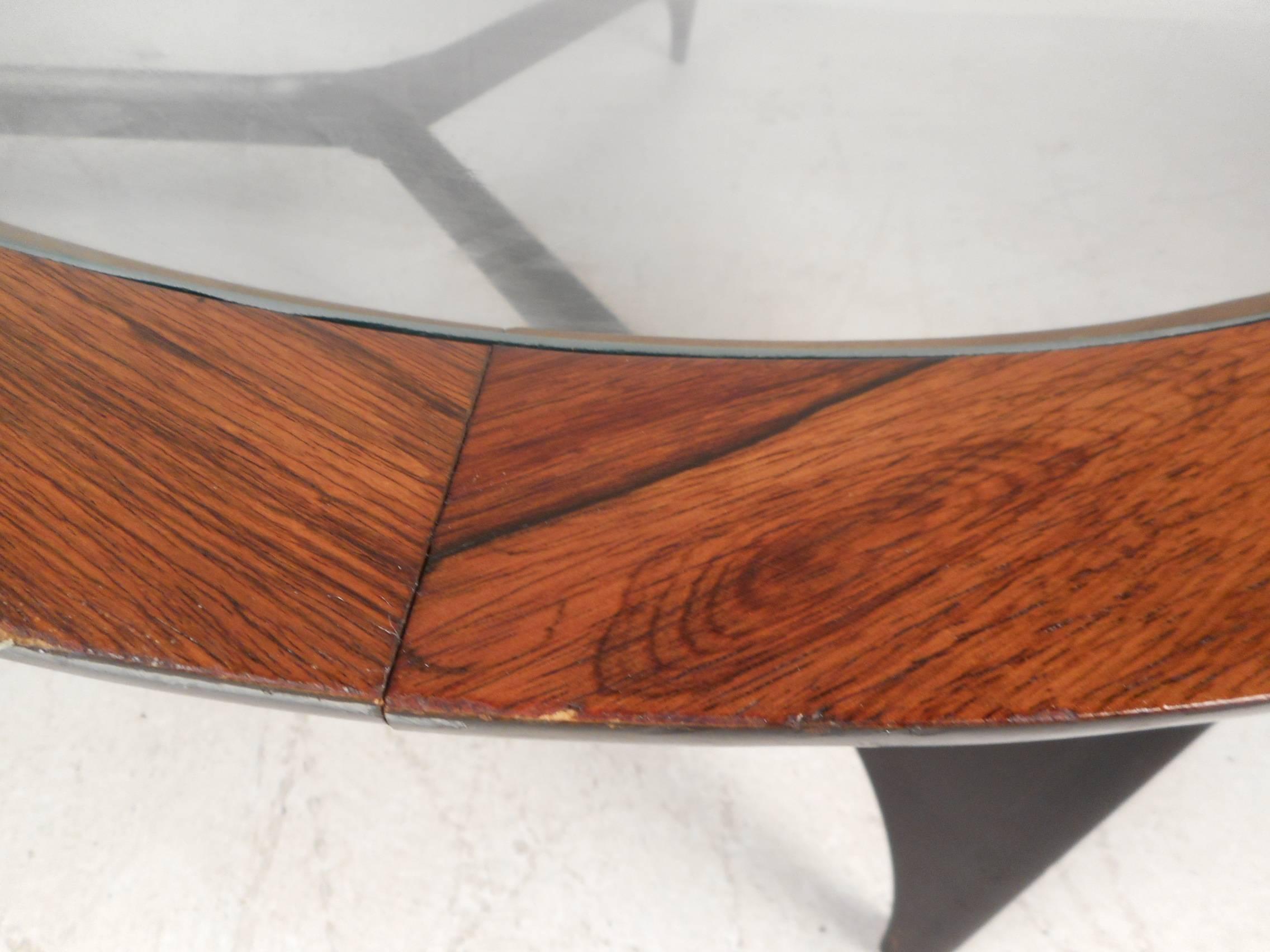 Mid-Century Modern Three-Leaf Clover Walnut Coffee Table by Lane Furniture 1