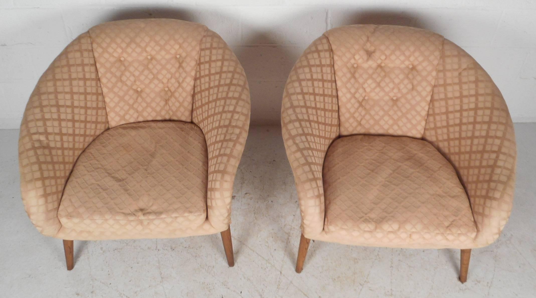 Mid-Century Modern Barrel Back Tufted Lounge Chairs 1