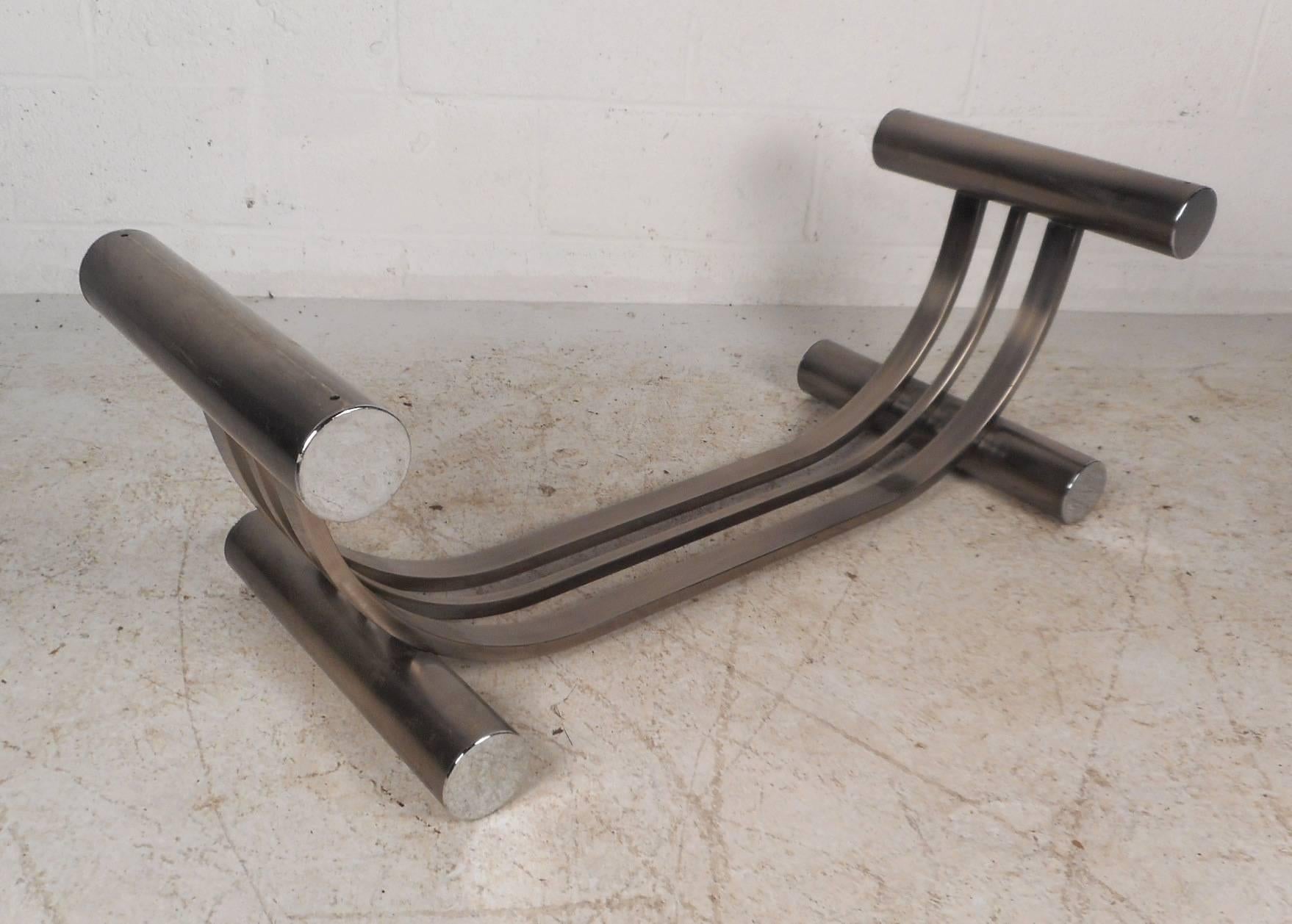 Table basse unique en forme de harpe, de style moderne du milieu du siècle dernier, par DIA Bon état - En vente à Brooklyn, NY