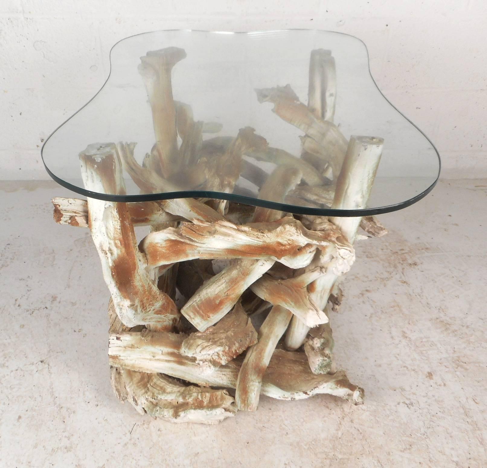 Mid-Century Modern Table d'extrémité en forme d'amibe en bois flotté, mi-siècle moderne en vente