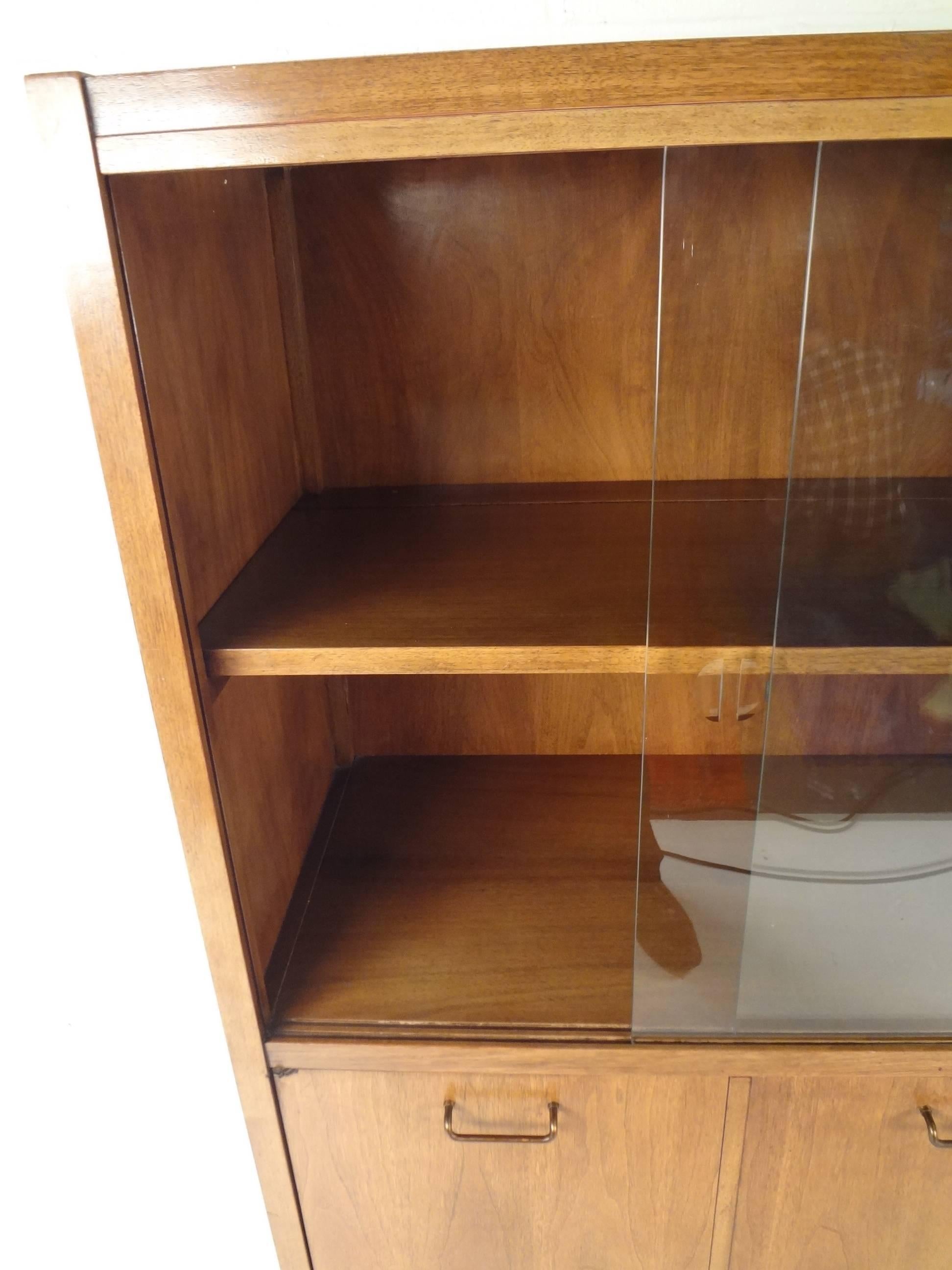 Late 20th Century Mid-Century Modern Display Cabinet by American of Martinsville