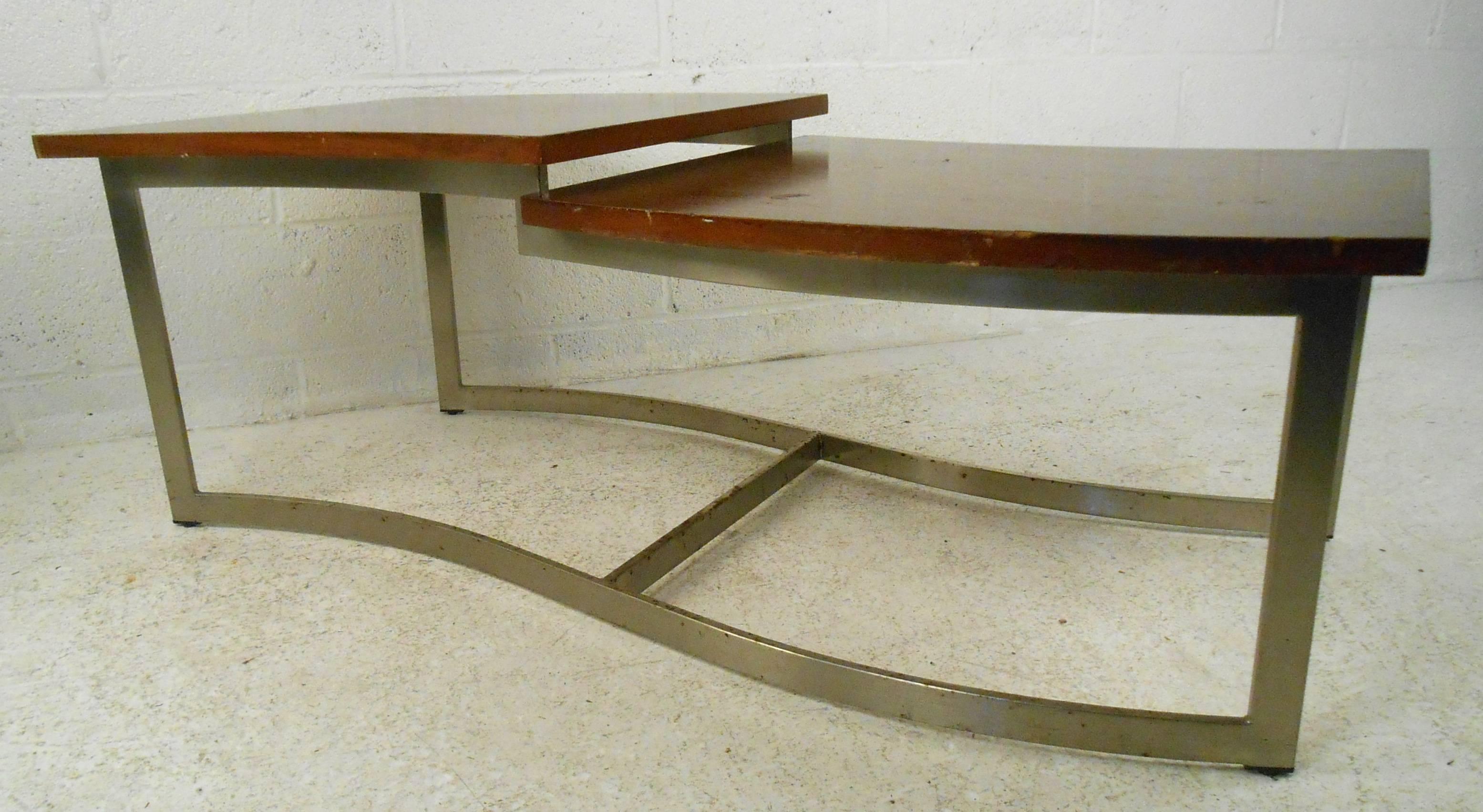 Mid-20th Century Amazing Mid-Century Modern Two-Level Coffee Table by Lane Furniture
