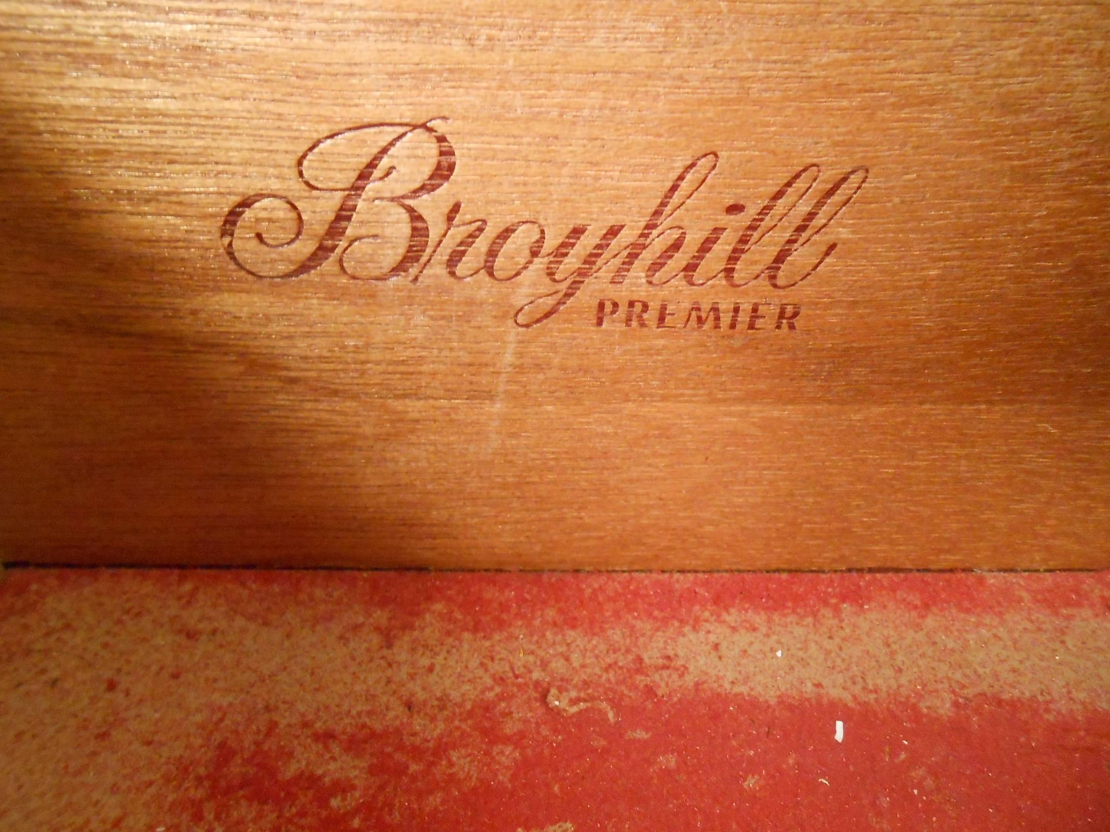 Late 20th Century Mid-Century Modern Walnut Broyhill Premiere Dresser