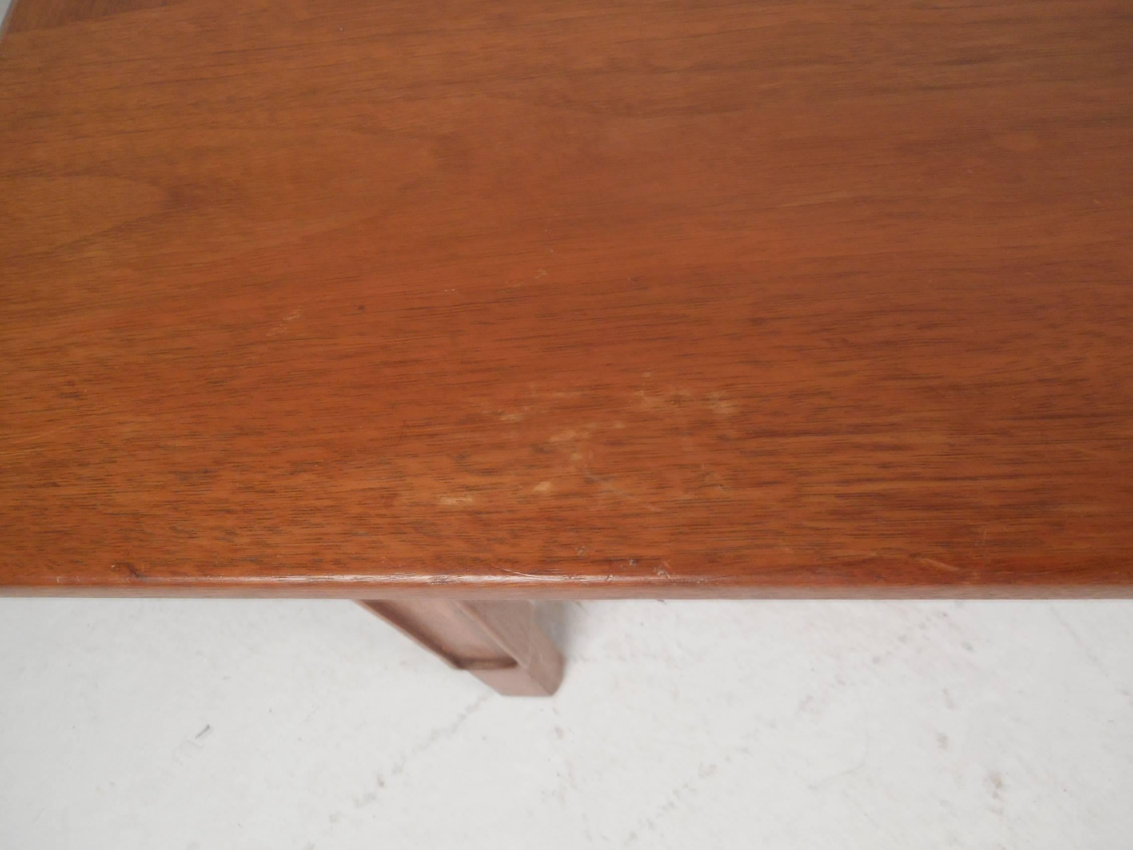 Late 20th Century Mid-Century Modern Walnut Coffee Table For Sale