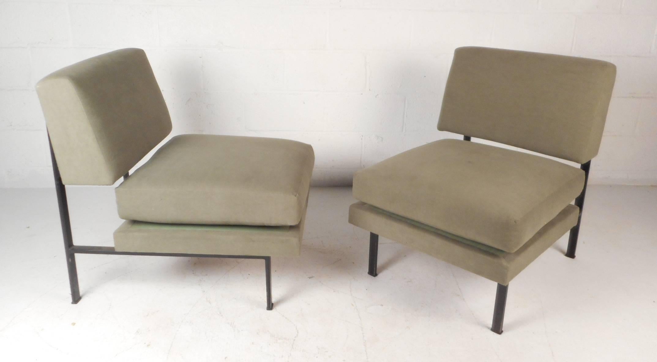 Pair of Mid-Century Modern Italian Trafilisa Lounge Chairs with Adjustable Seats In Good Condition In Brooklyn, NY