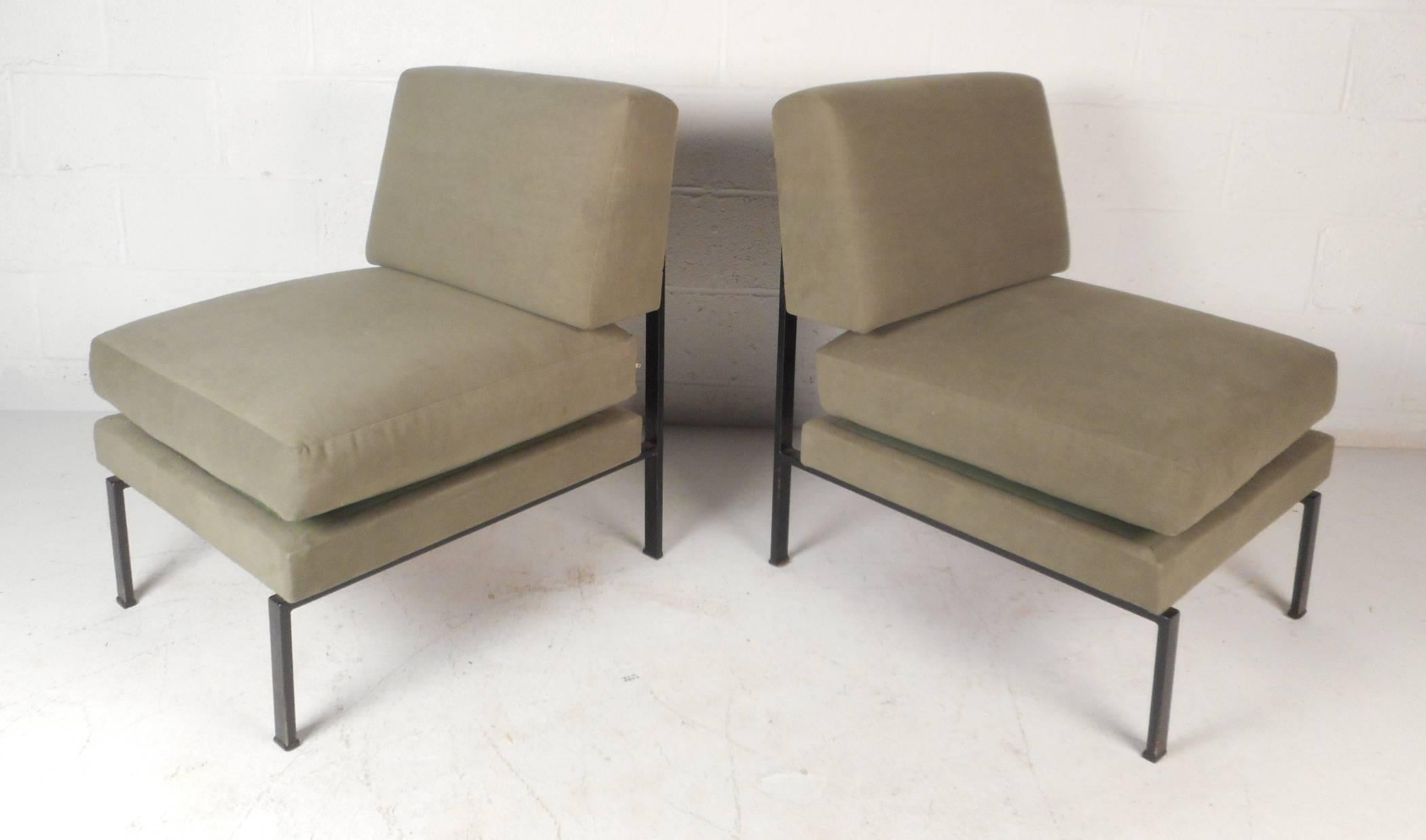 Mid-20th Century Pair of Mid-Century Modern Italian Trafilisa Lounge Chairs with Adjustable Seats