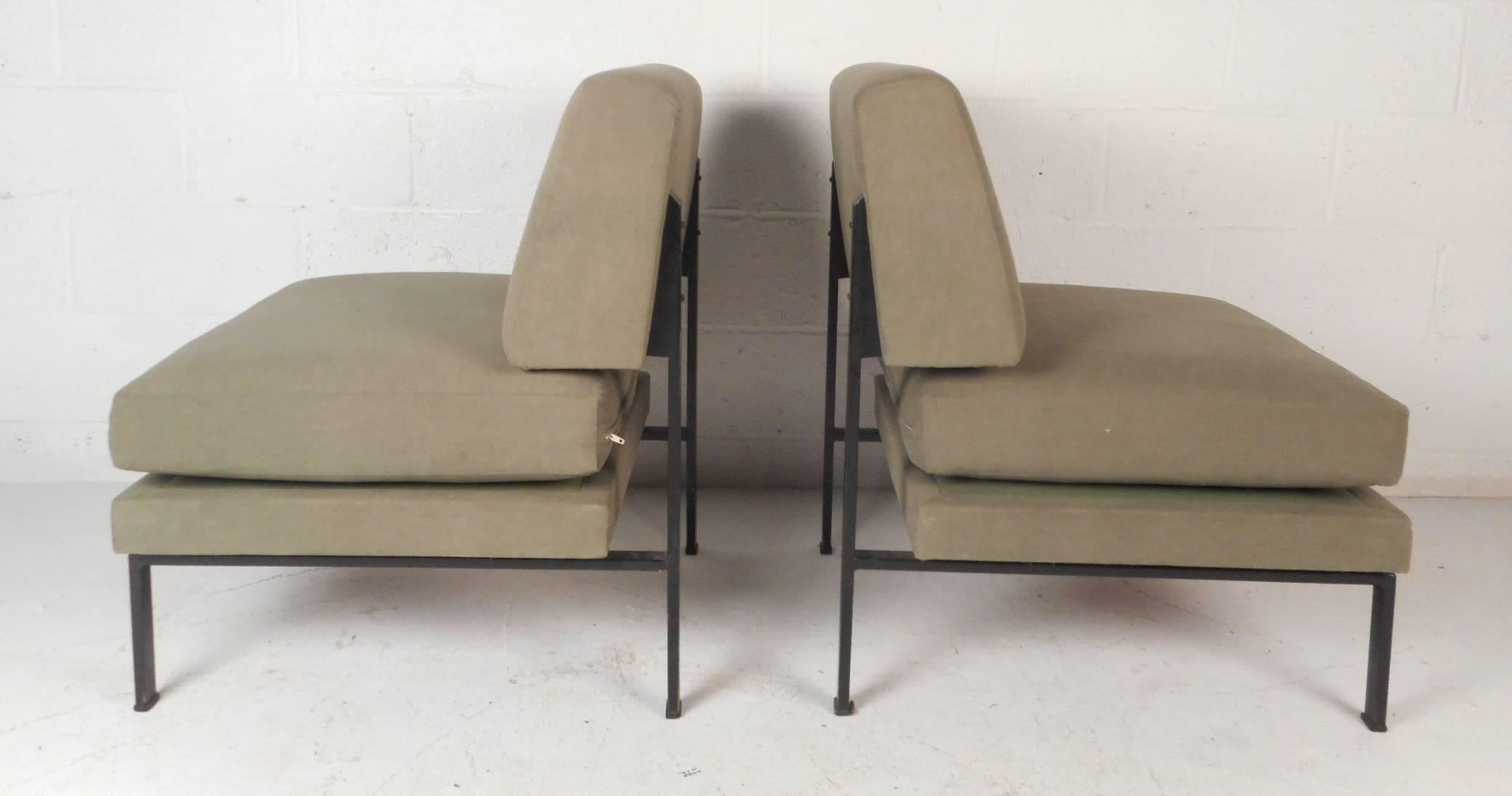Upholstery Pair of Mid-Century Modern Italian Trafilisa Lounge Chairs with Adjustable Seats