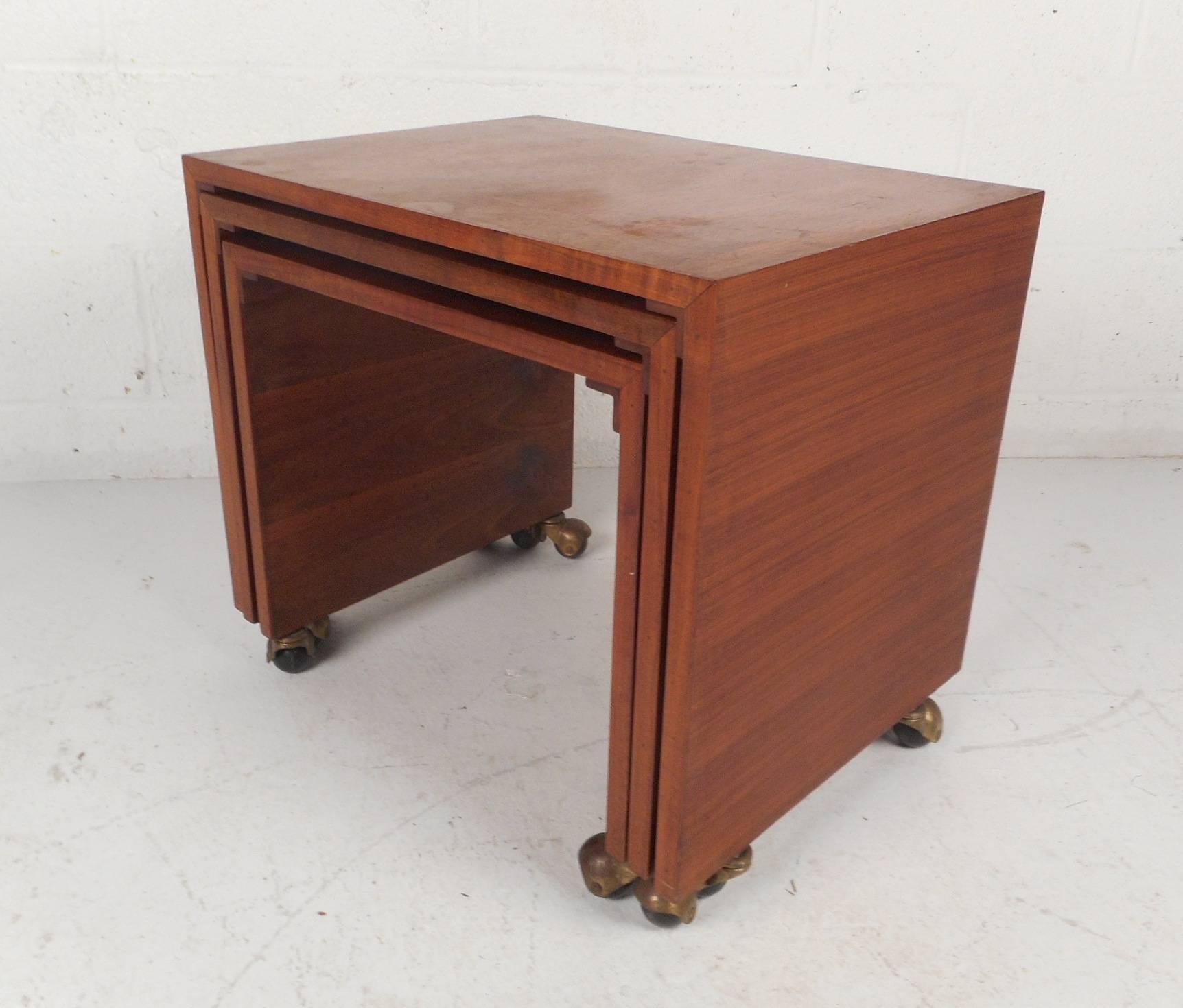 Set of Three Mid-Century Modern Walnut Waterfall Nesting Tables In Good Condition In Brooklyn, NY