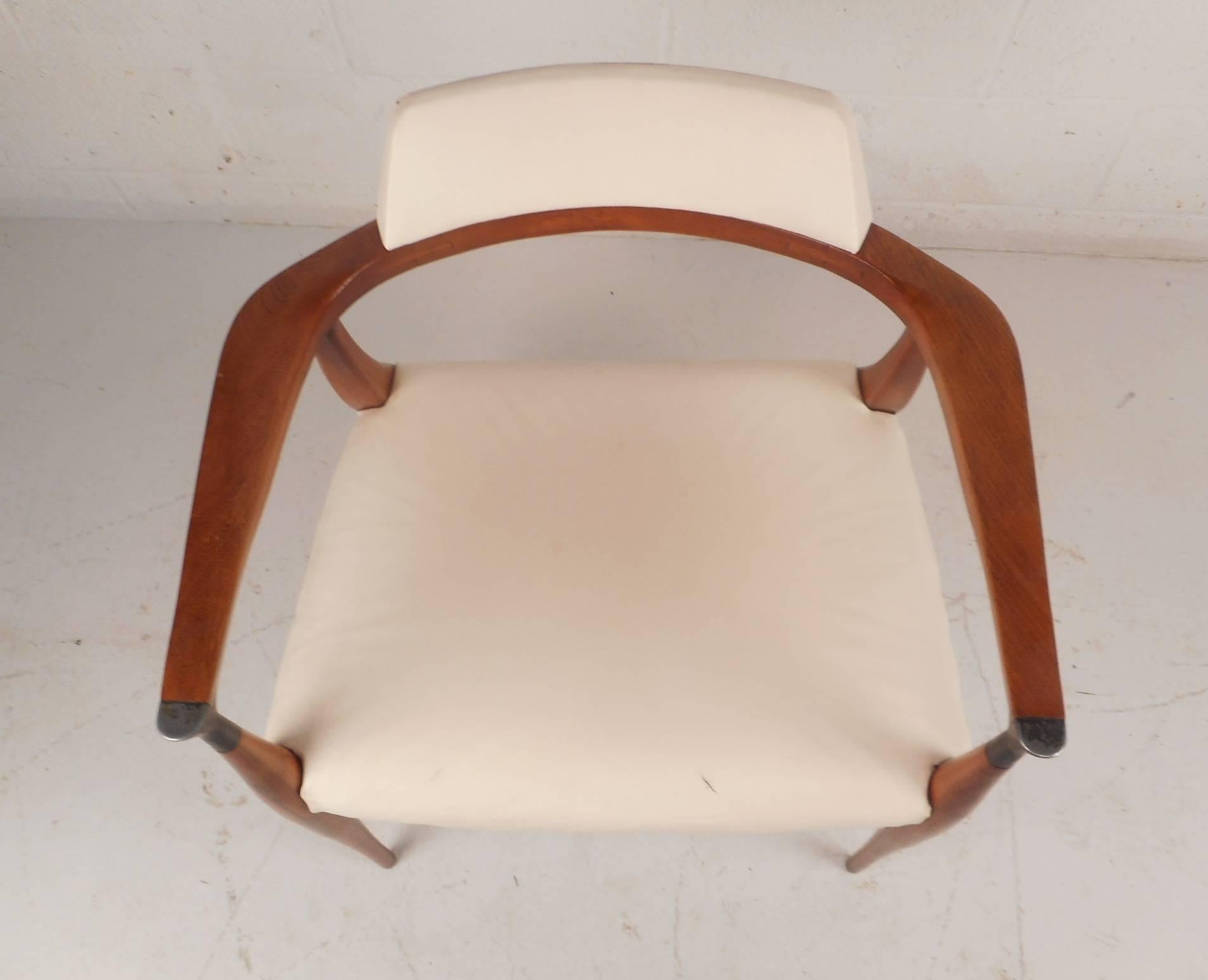Unique Mid-Century Modern Occasional Armchair In Good Condition In Brooklyn, NY
