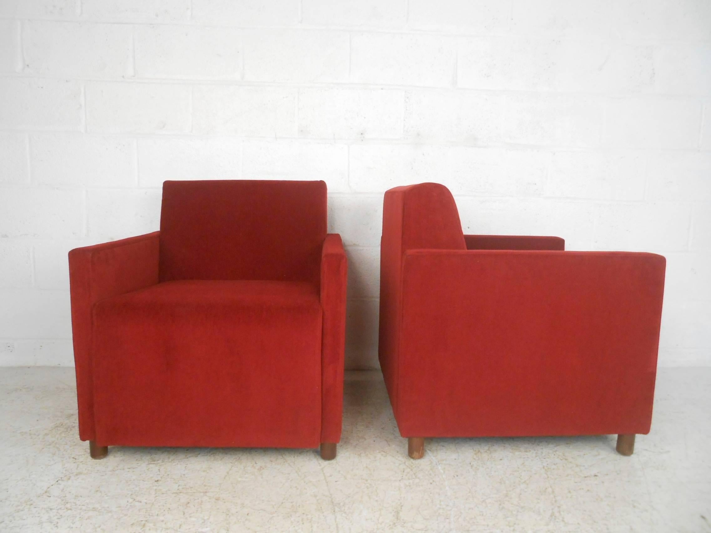 Mid-Century Modern Club Lounge Chairs In Good Condition In Brooklyn, NY