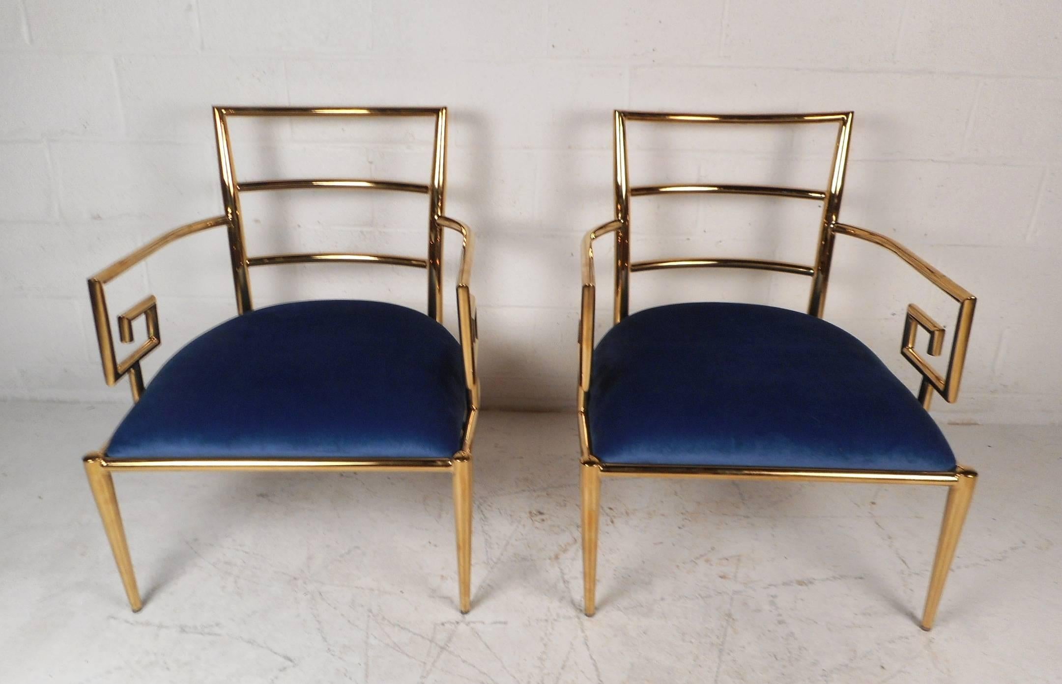 Elegant Pair of Mid-Century Modern Lounge Chairs 1