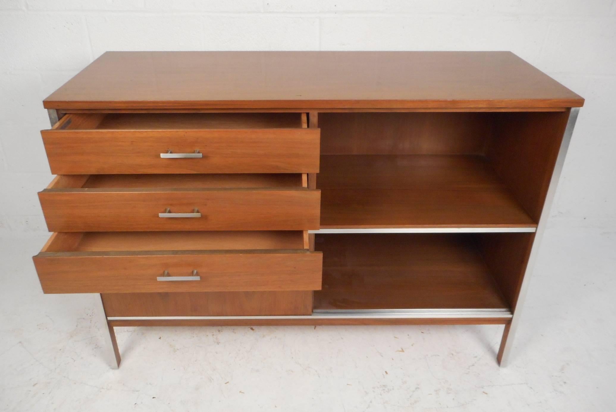 American Mid-Century Modern Compact Credenza by Paul McCobb