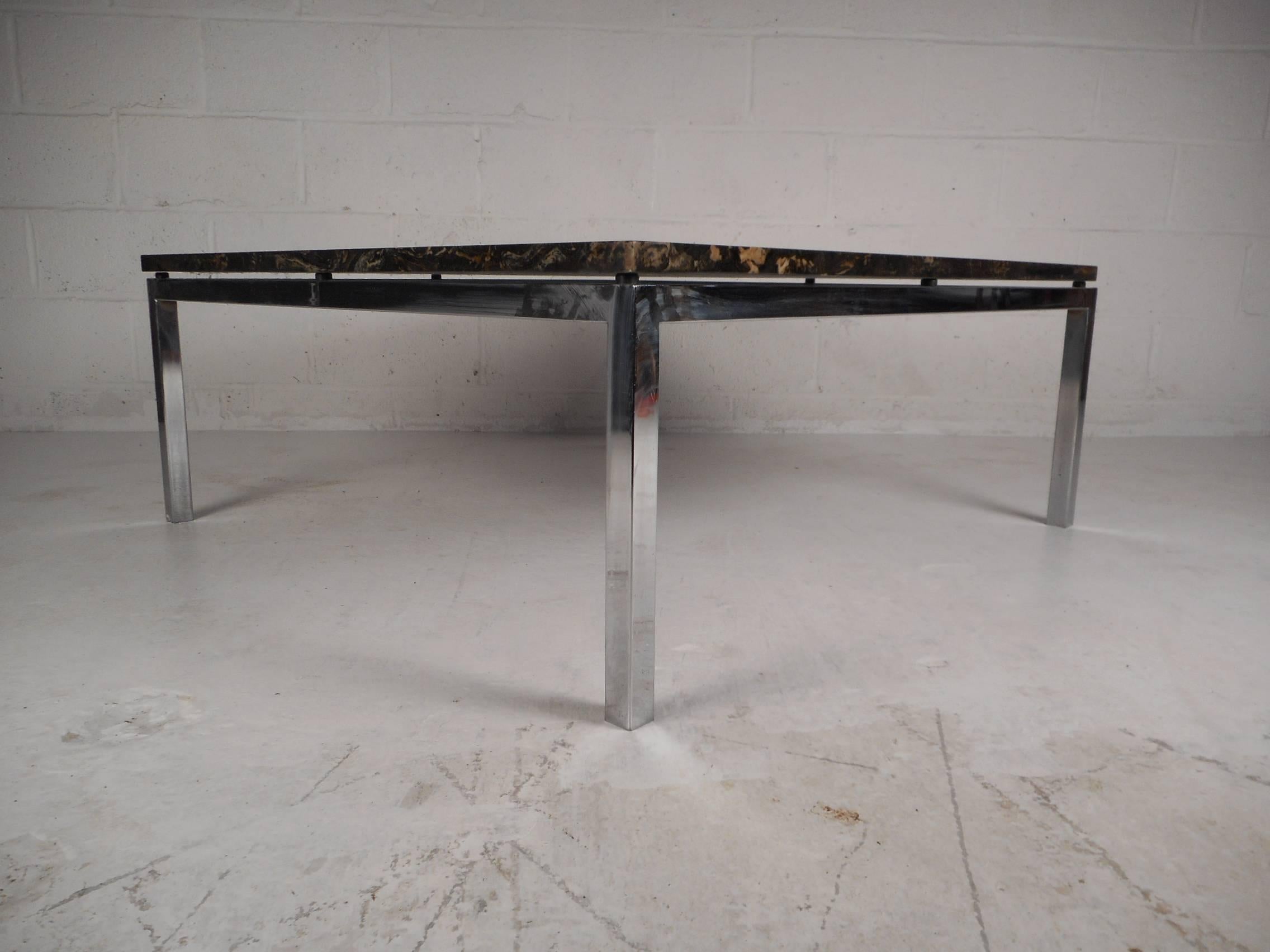 Stunning Mid-Century Modern Marble-Top Coffee Table In Good Condition In Brooklyn, NY