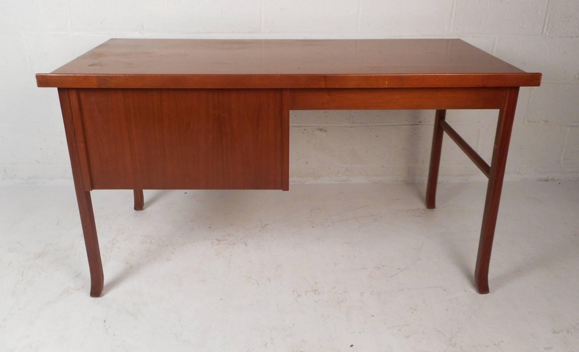 Mid-Century Modern Danish Teak Desk For Sale 1