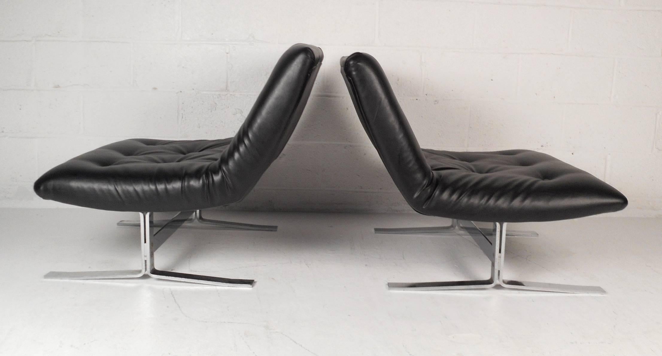 Mid-Century Modern Mid-Century Slipper Lounge Chairs in the Style of Milo Baughman For Sale