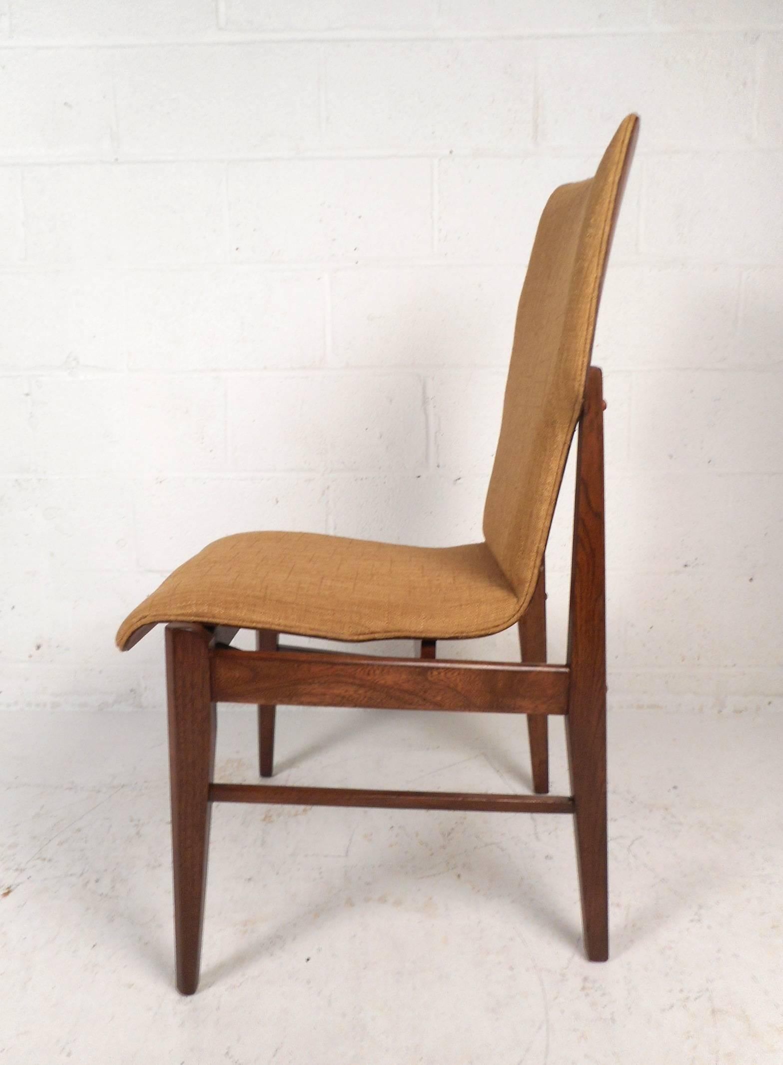 Late 20th Century Set of Four Mid-Century Modern Wood Back Dining Chairs