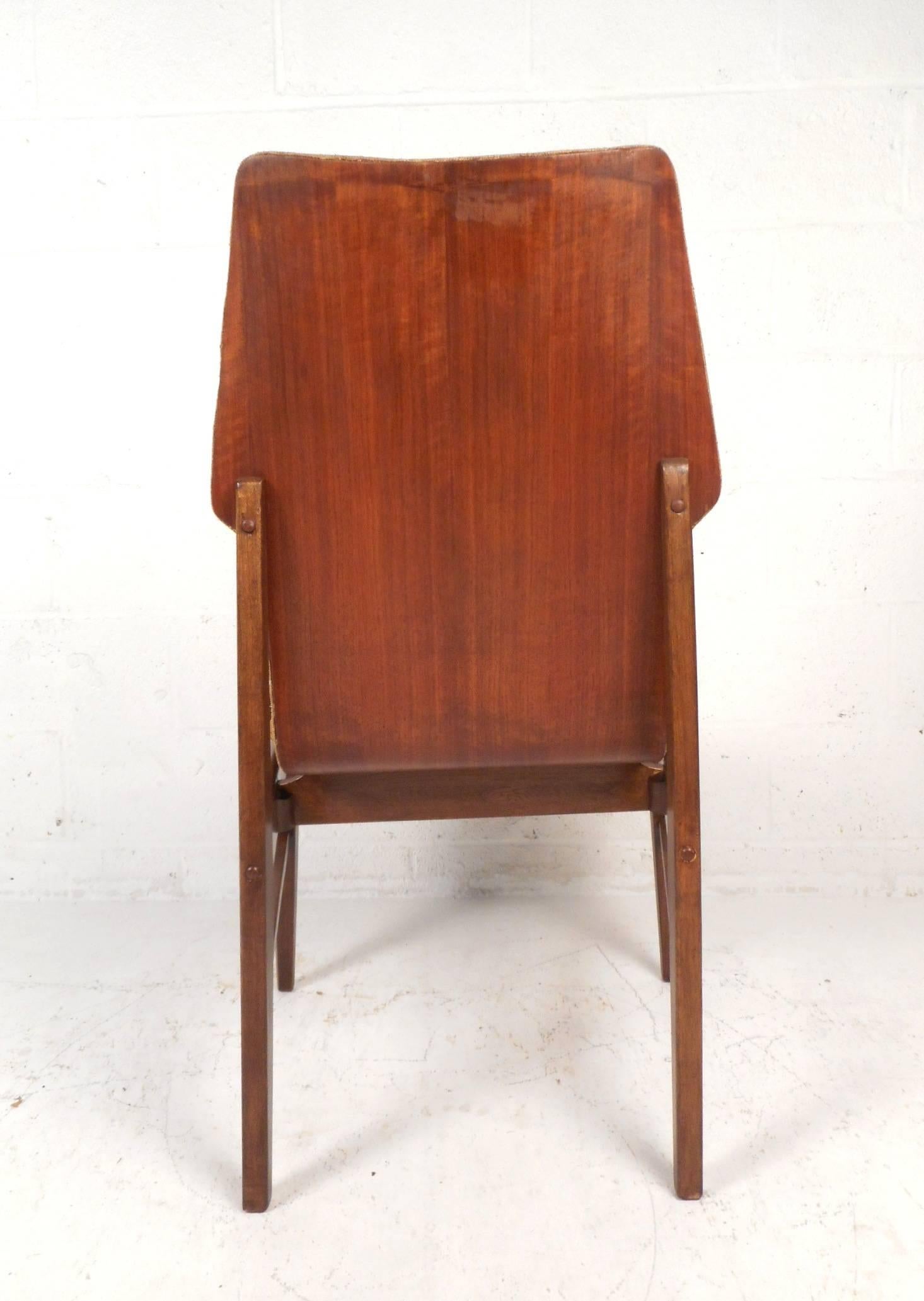 Set of Four Mid-Century Modern Wood Back Dining Chairs 1