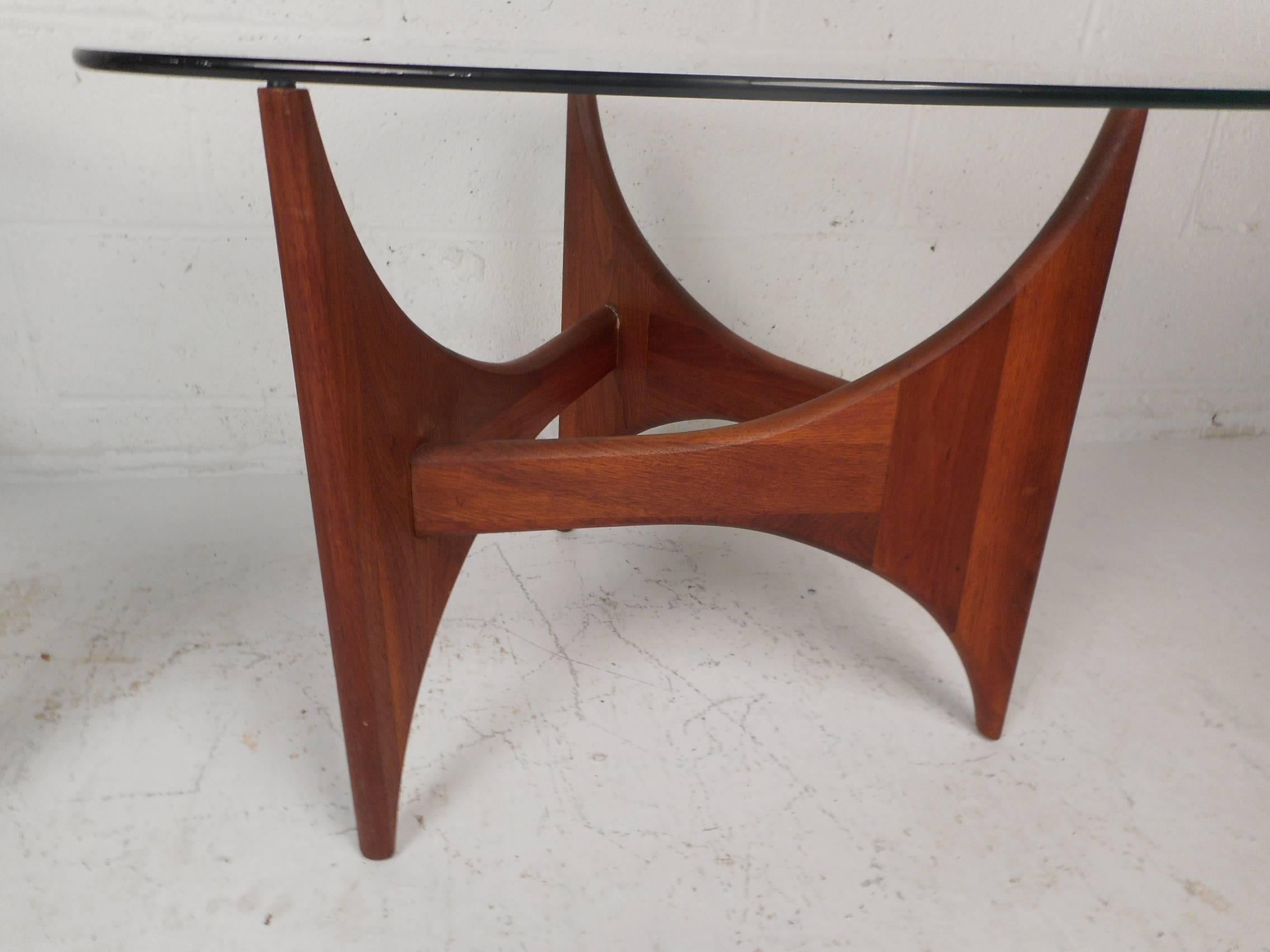 Late 20th Century Pair of Mid-Century Modern Triangular End Tables by Adrian Pearsall