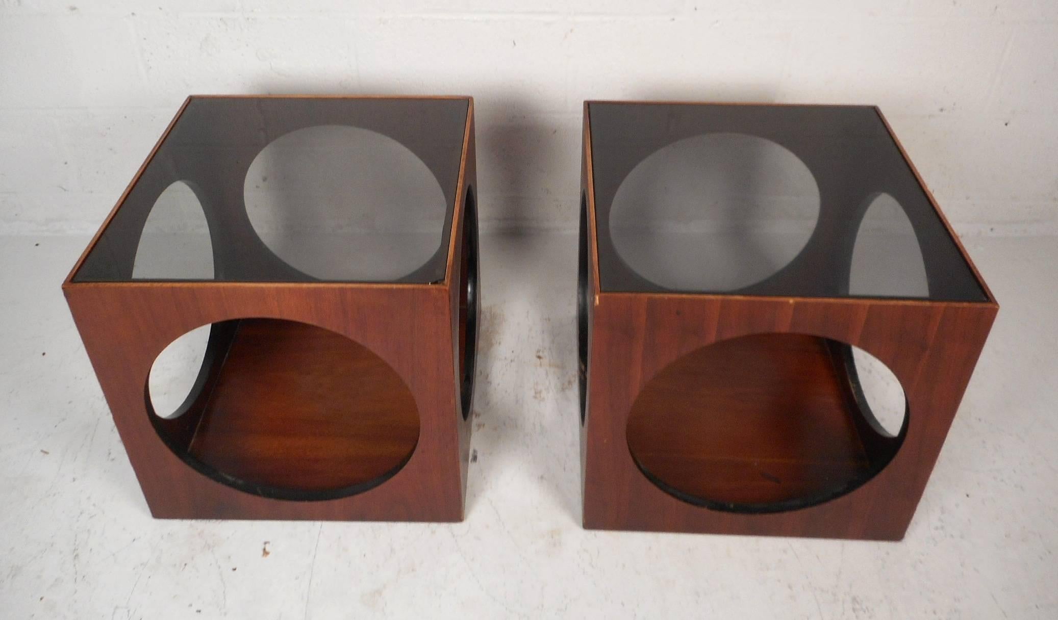 Pair of Mid-Century Modern Cube End Tables In Good Condition In Brooklyn, NY