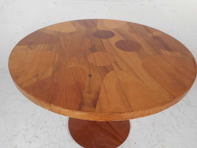 Unique Mid-Century Modern Round End Table For Sale at 1stDibs
