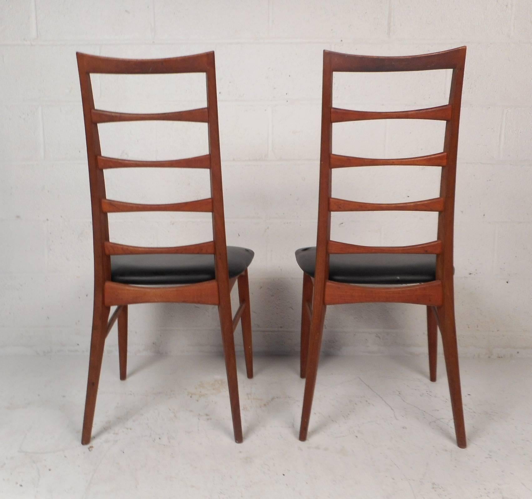 Late 20th Century Pair of Danish Mid-Century Modern Dining Chairs by Koefoeds Hornslet