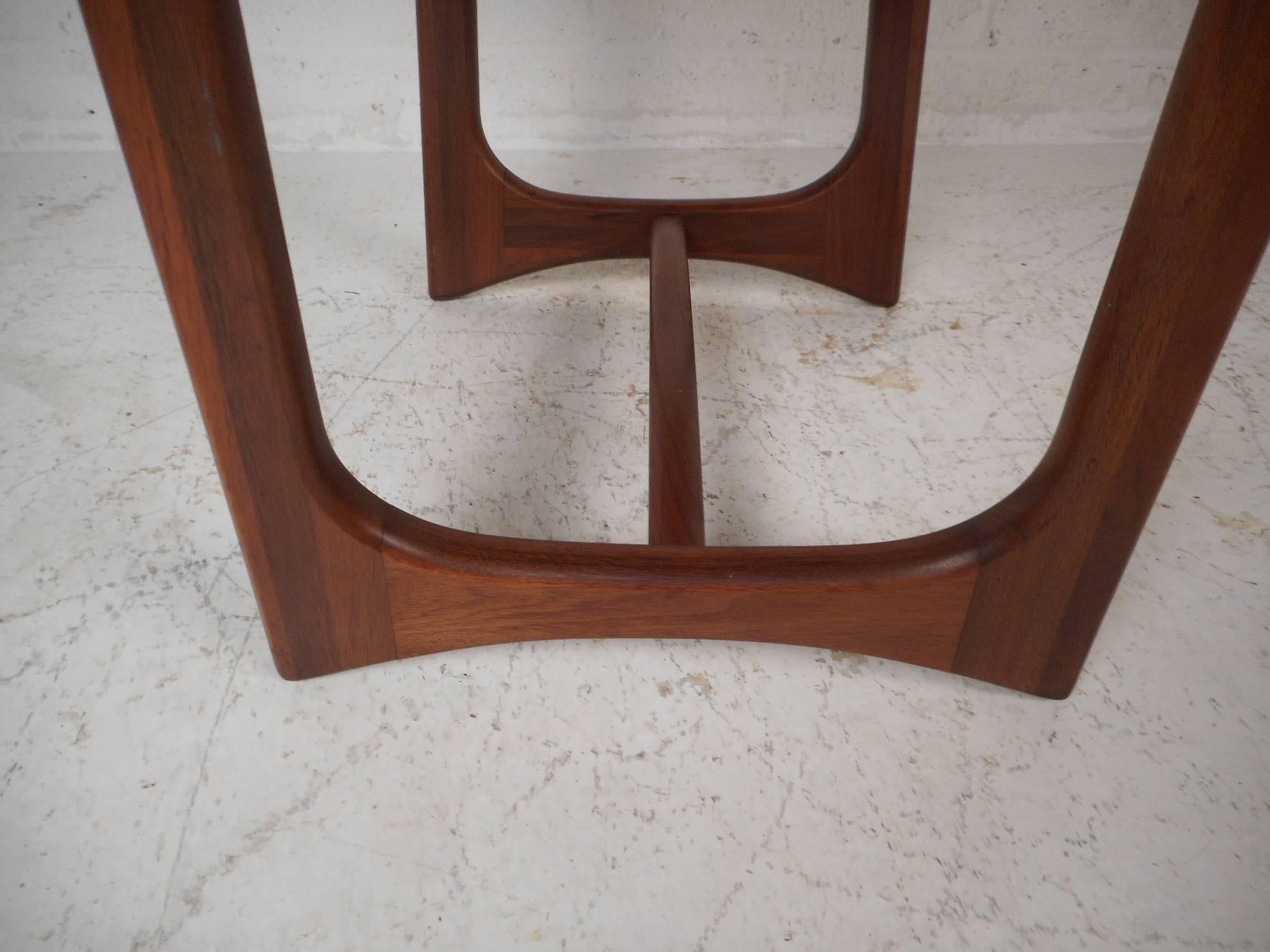 Late 20th Century Unique Mid-Century Modern Sculpted End Table by Craft Associates