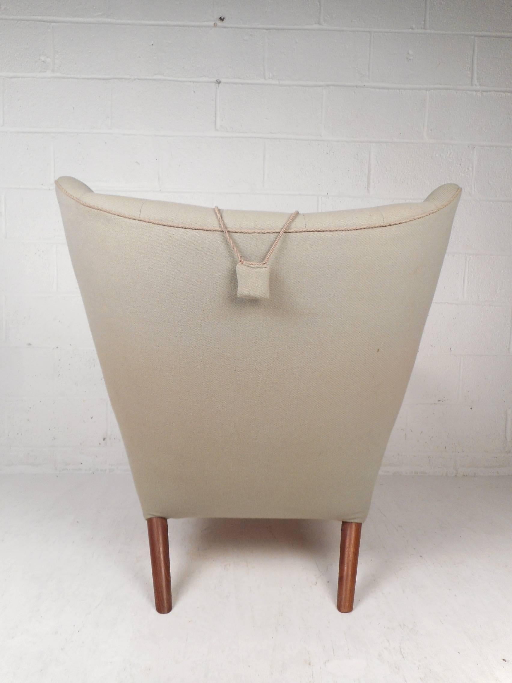 Mid-Century Modern Papa Bear Lounge Chair by Hans J Wegner In Good Condition In Brooklyn, NY