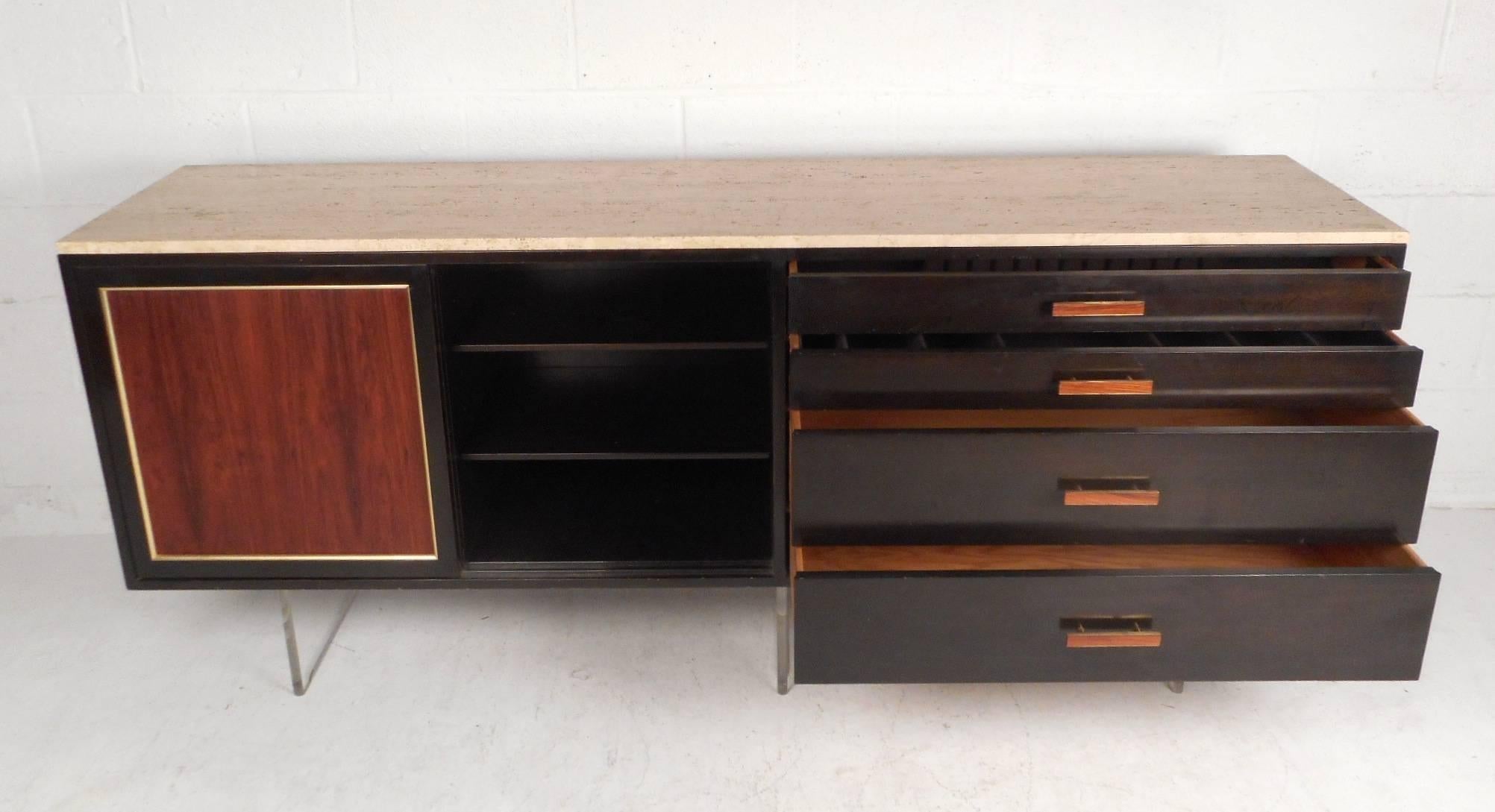 Exquisite Mid-Century Modern-Sideboard mit Marmorplatte von Harvey Probber im Zustand „Gut“ im Angebot in Brooklyn, NY