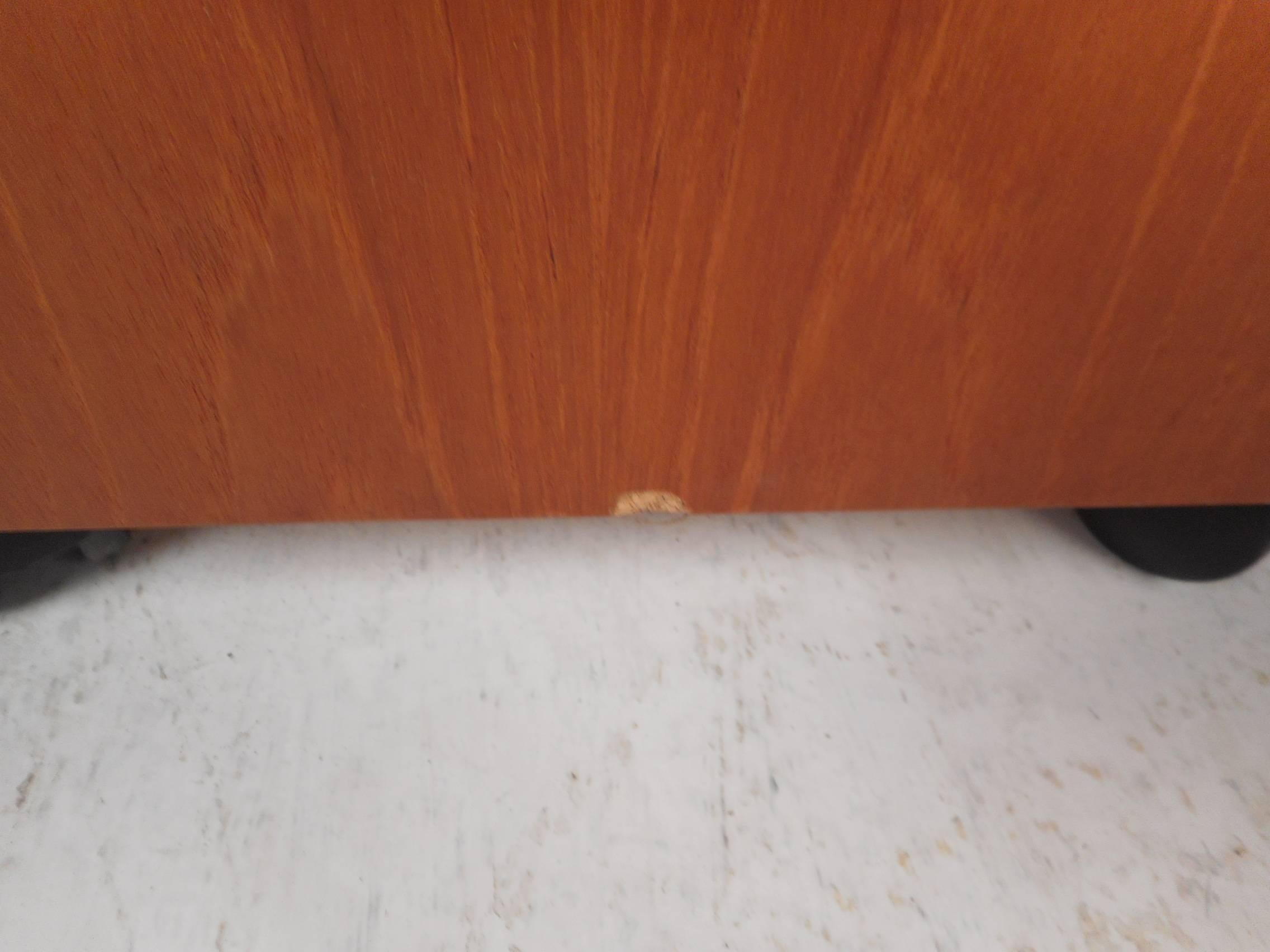 Mid-Century Modern Small Teak Rolling File Cabinet In Good Condition In Brooklyn, NY
