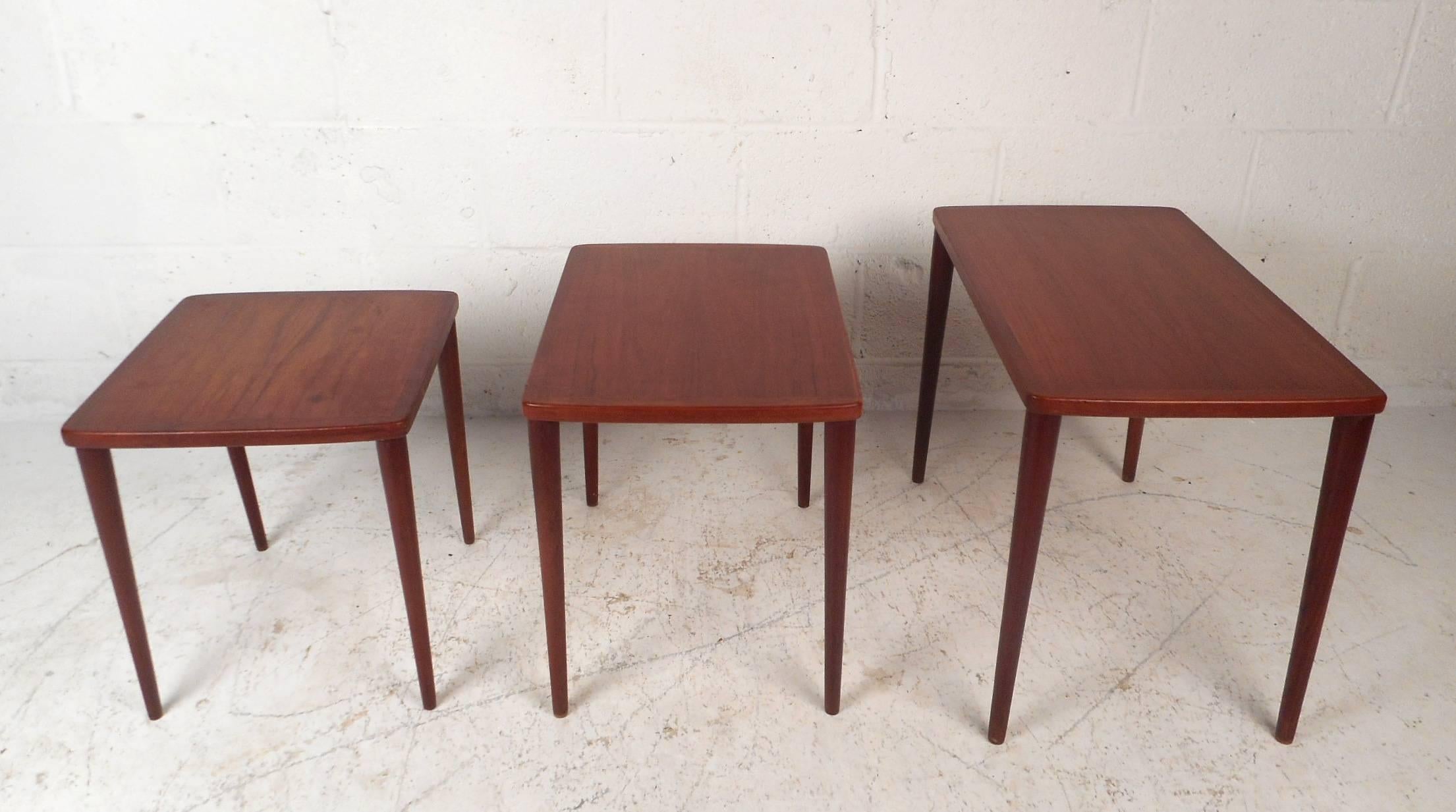 Set of Three Mid-Century Modern Teak Nesting Tables In Good Condition In Brooklyn, NY