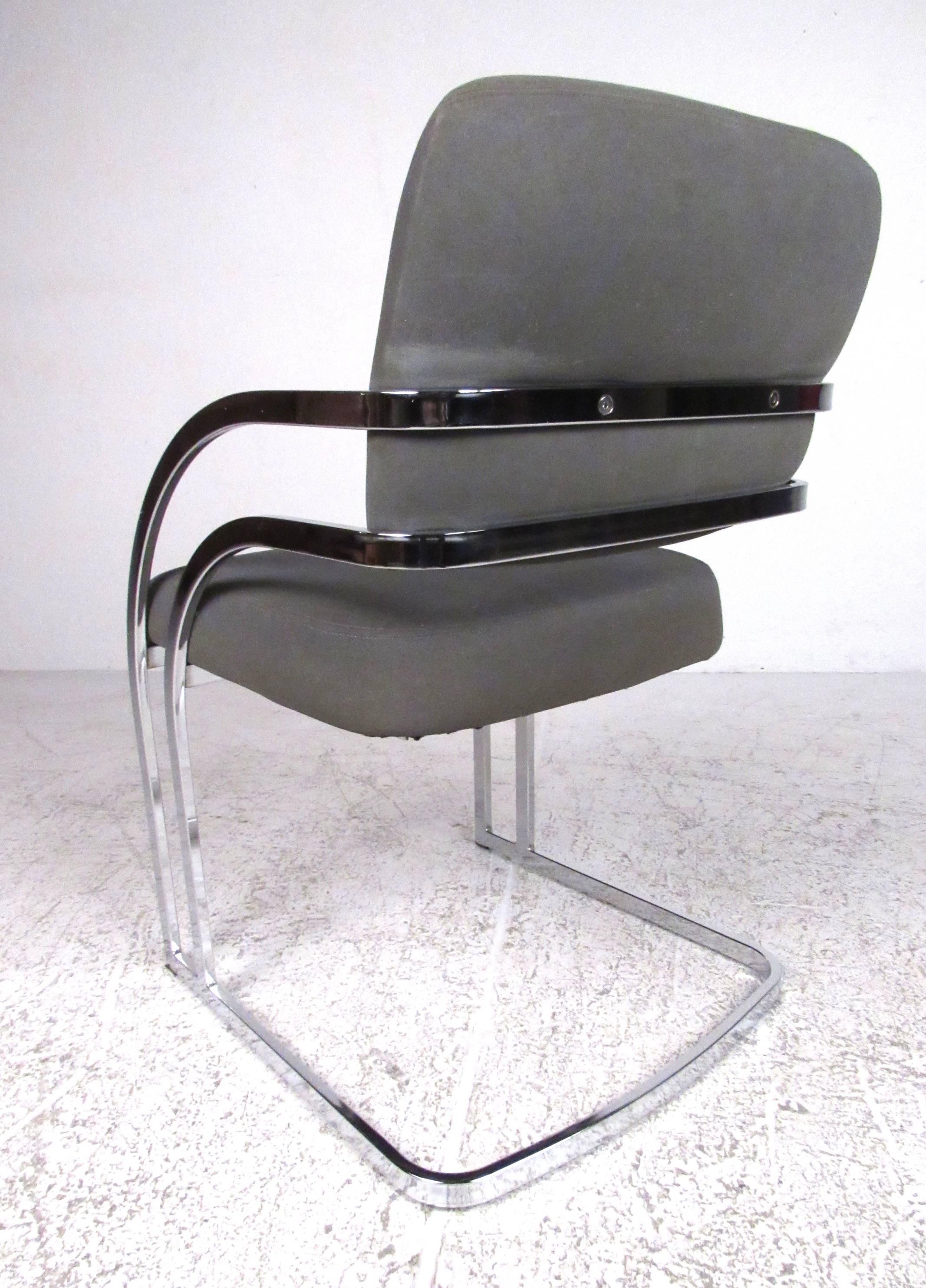 20th Century Set of Four Contemporary Shells Inc. Upholstered Dining Chairs For Sale