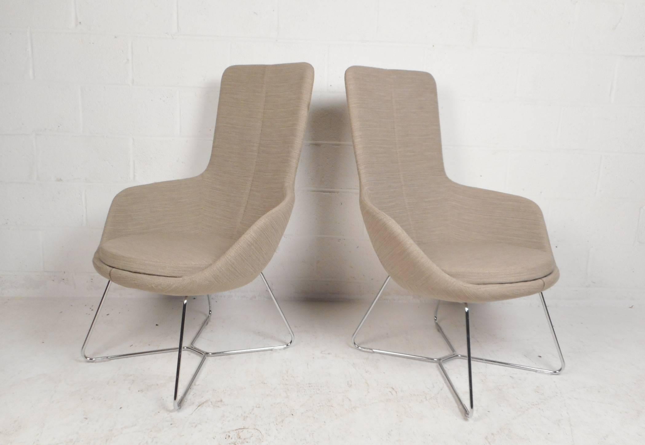 Mid-Century Modern Pair of Mid-Century Style High back Lounge Chairs For Sale