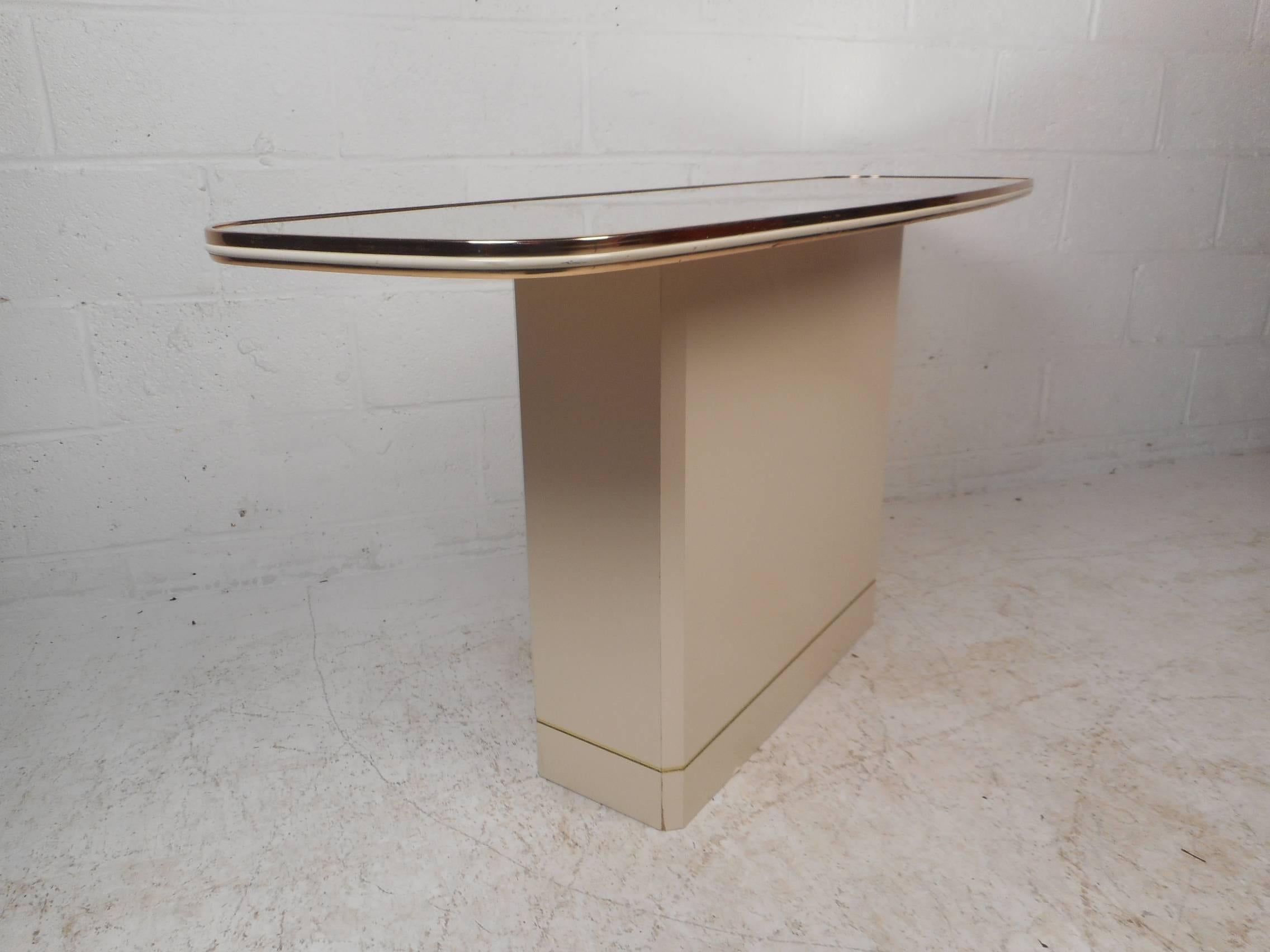 Mid-century Mirror Top Console Table In Good Condition For Sale In Brooklyn, NY