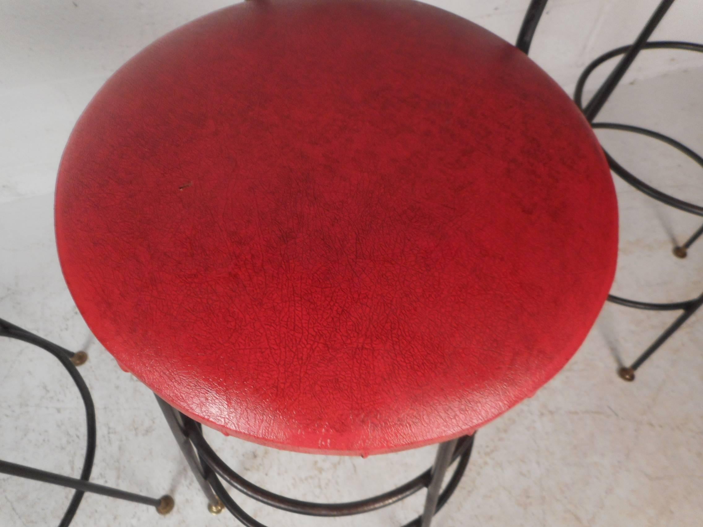 Set of Four Vintage Wrought Iron Bar Stools In Good Condition In Brooklyn, NY