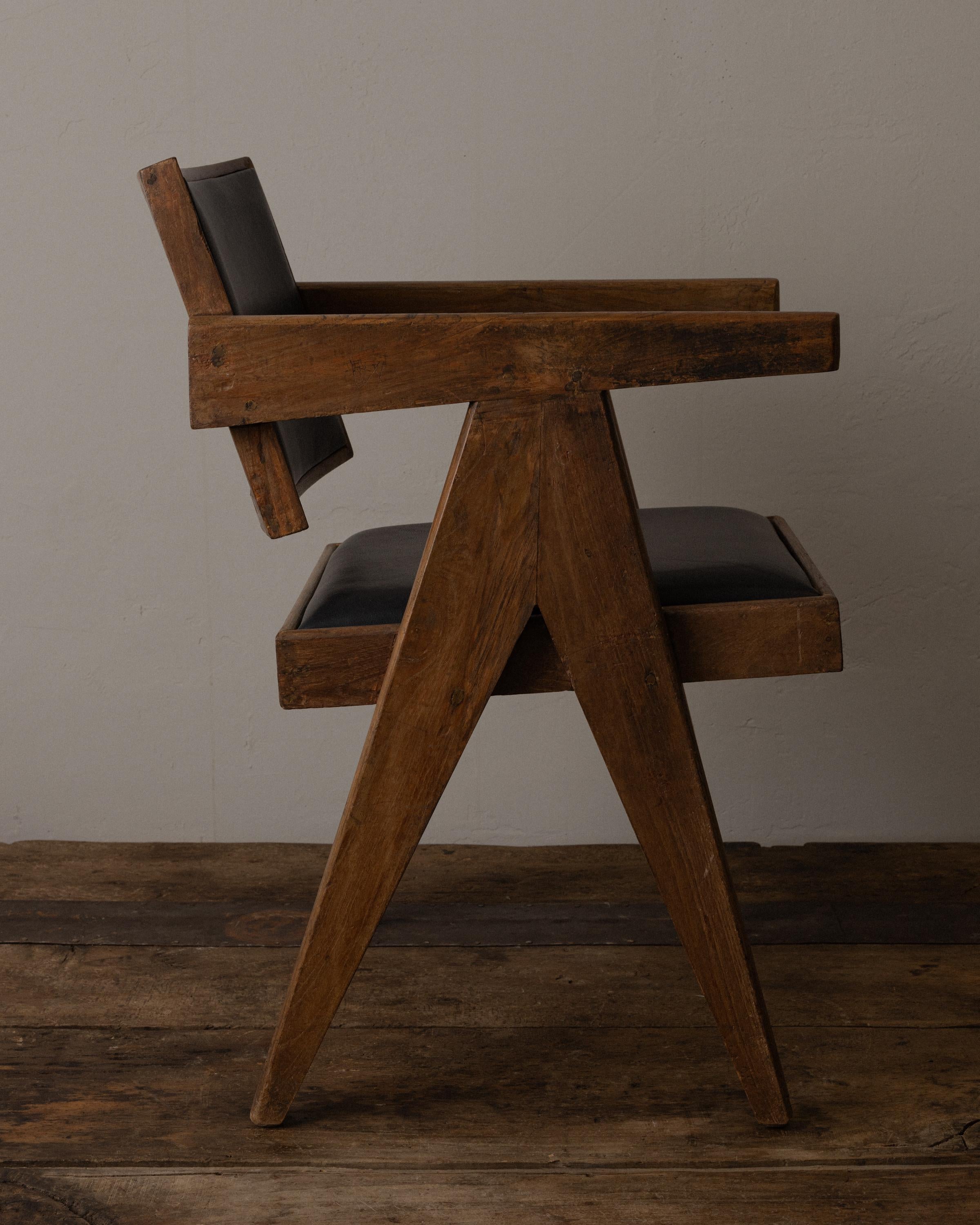 Ikonisches Paar Pierre Jeanneret 